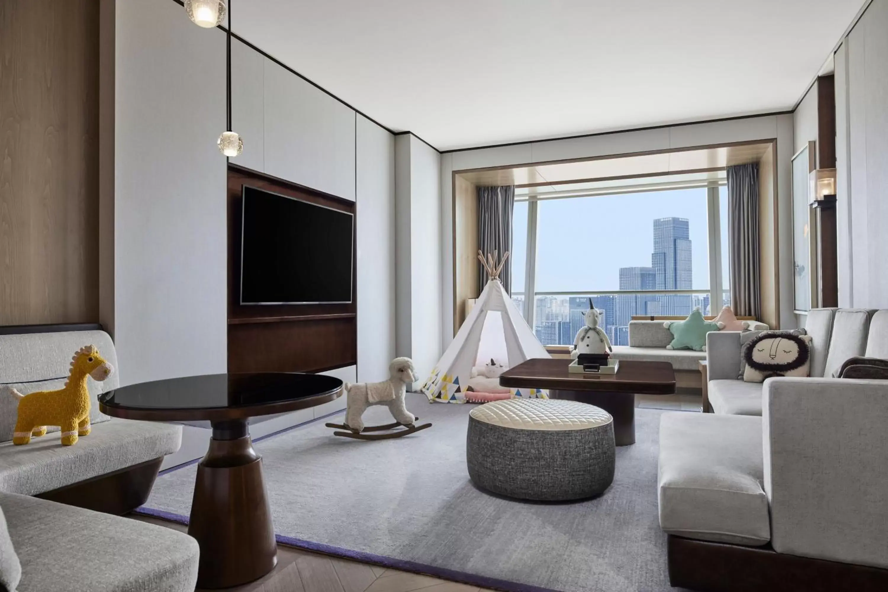 Photo of the whole room, Seating Area in JW Marriott Marquis Hotel Shanghai Pudong