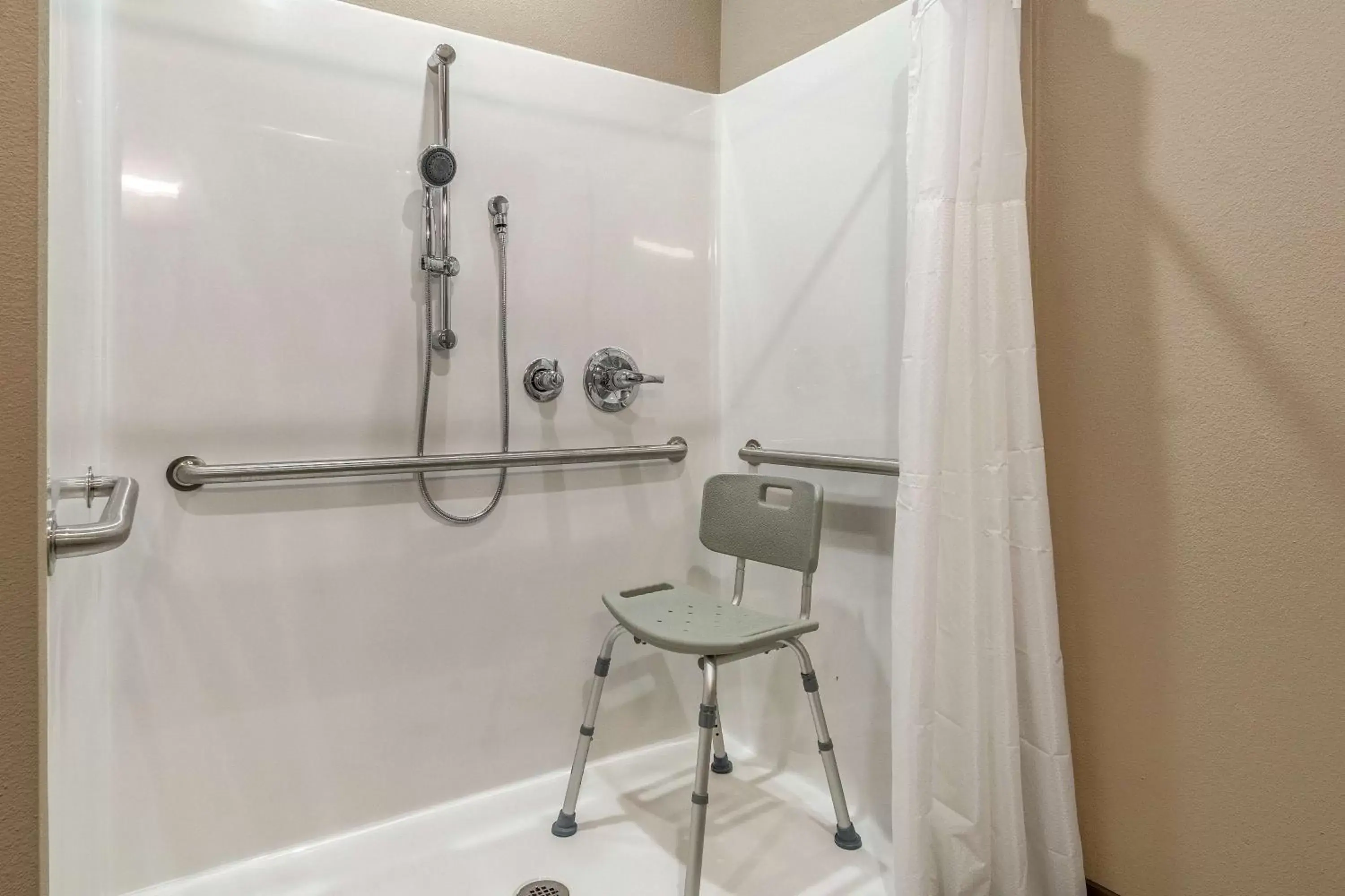 Bathroom in Studio 6-Mesquite, TX - Dallas