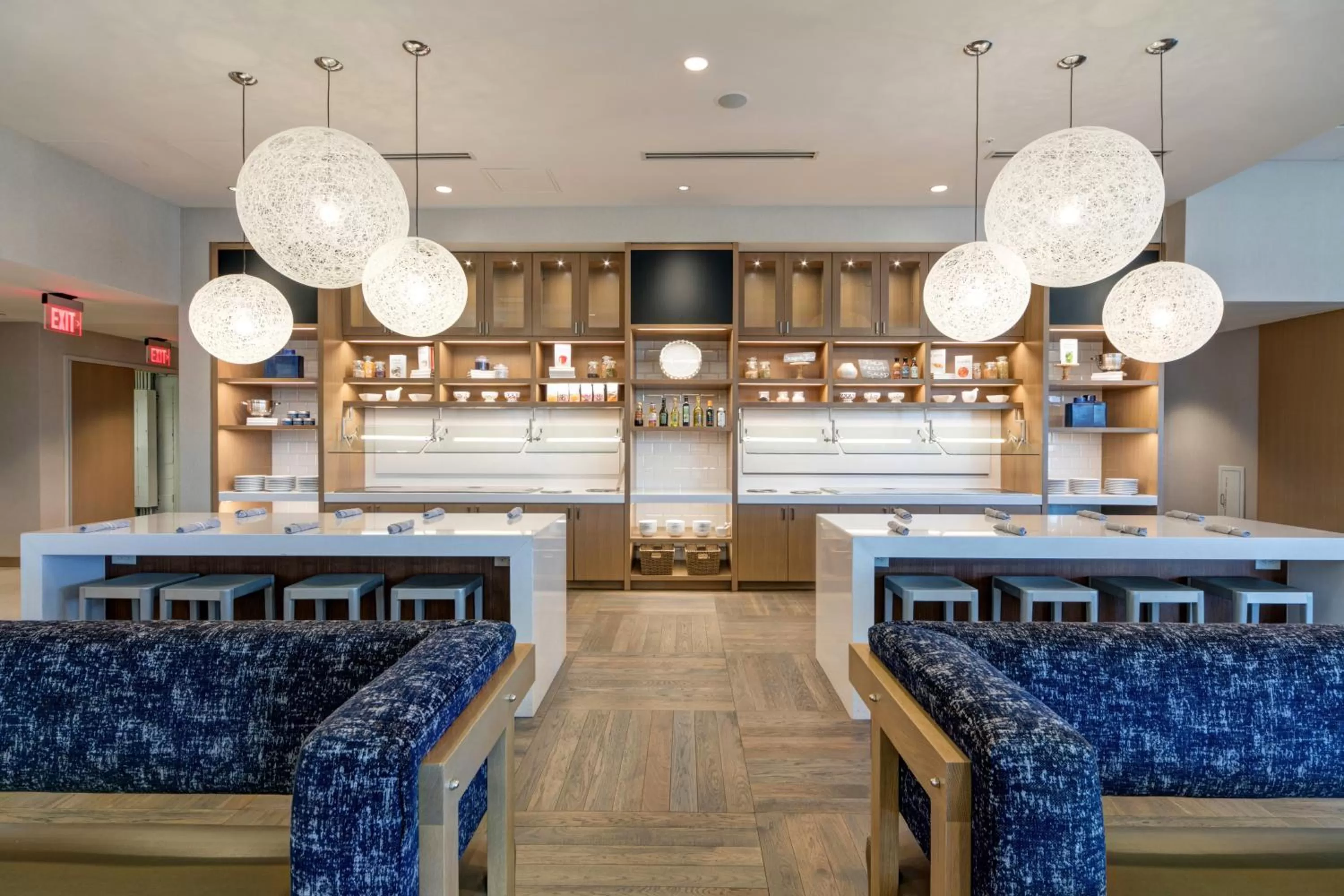 Restaurant/places to eat in JB Duke Hotel