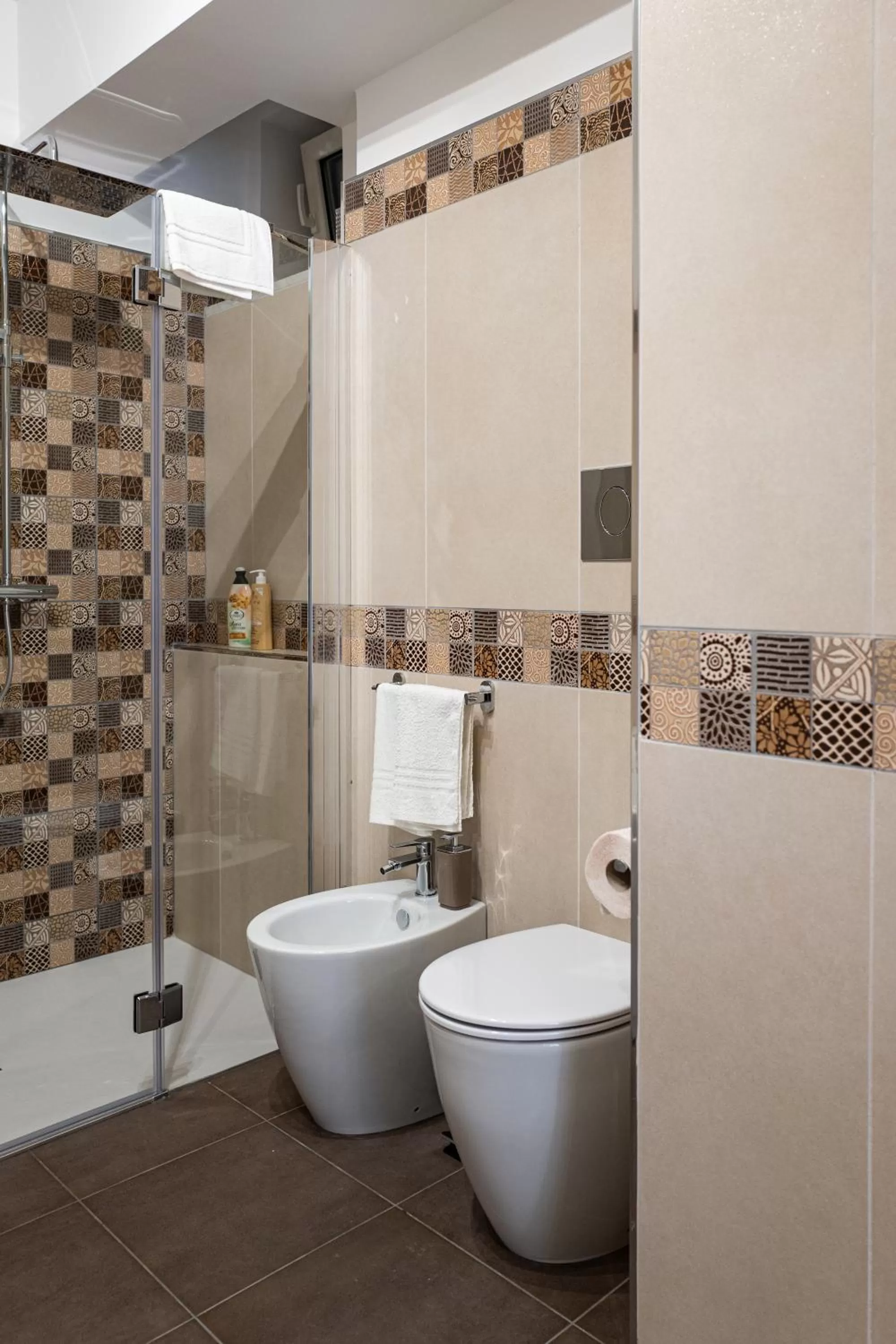 Shower, Bathroom in A Due Passi - Guest House