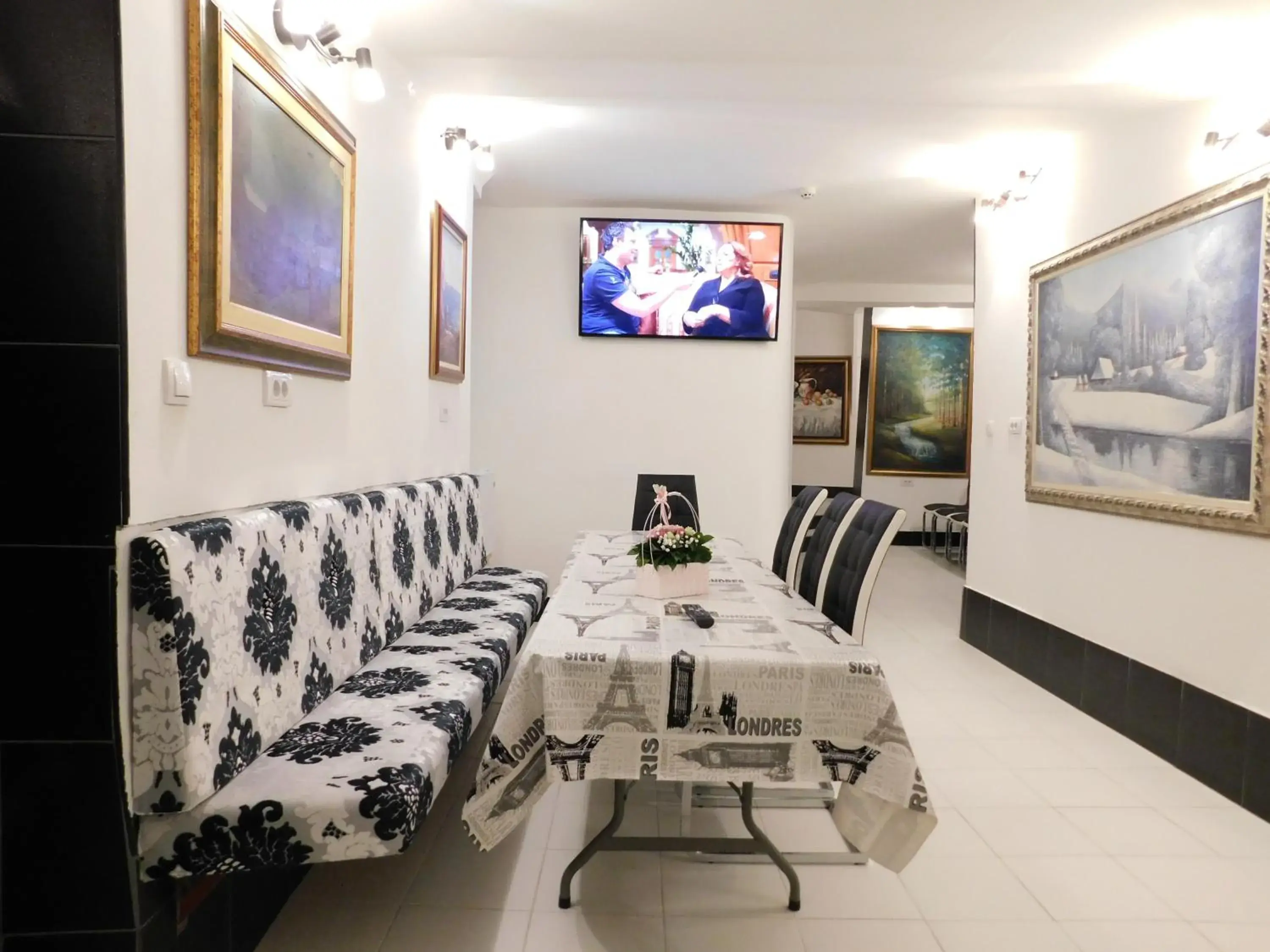 Restaurant/places to eat in Villa Forever Restaurant/places to eat in Villa Forever