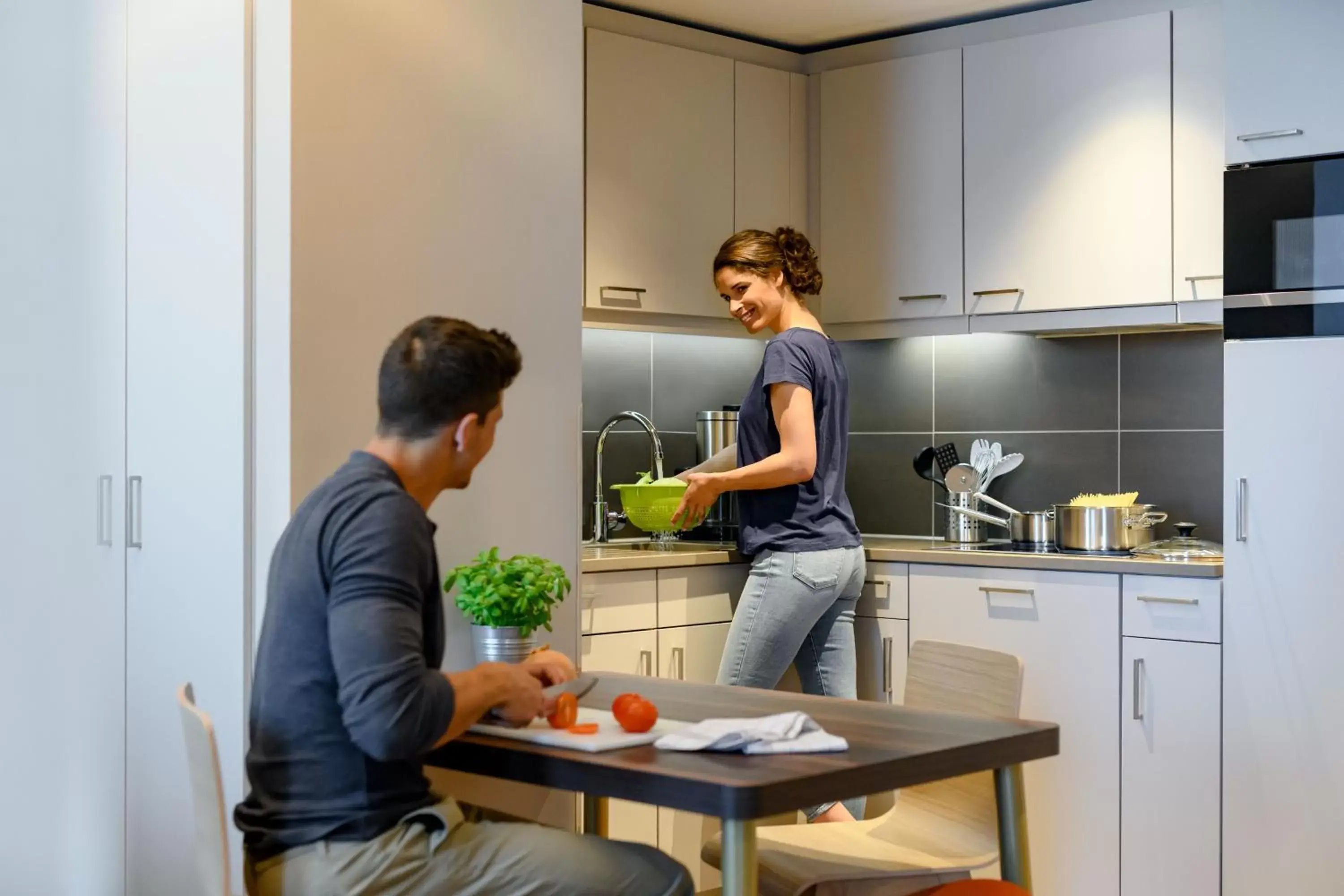 Kitchen or kitchenette in Aparthotel Adagio Bremen City