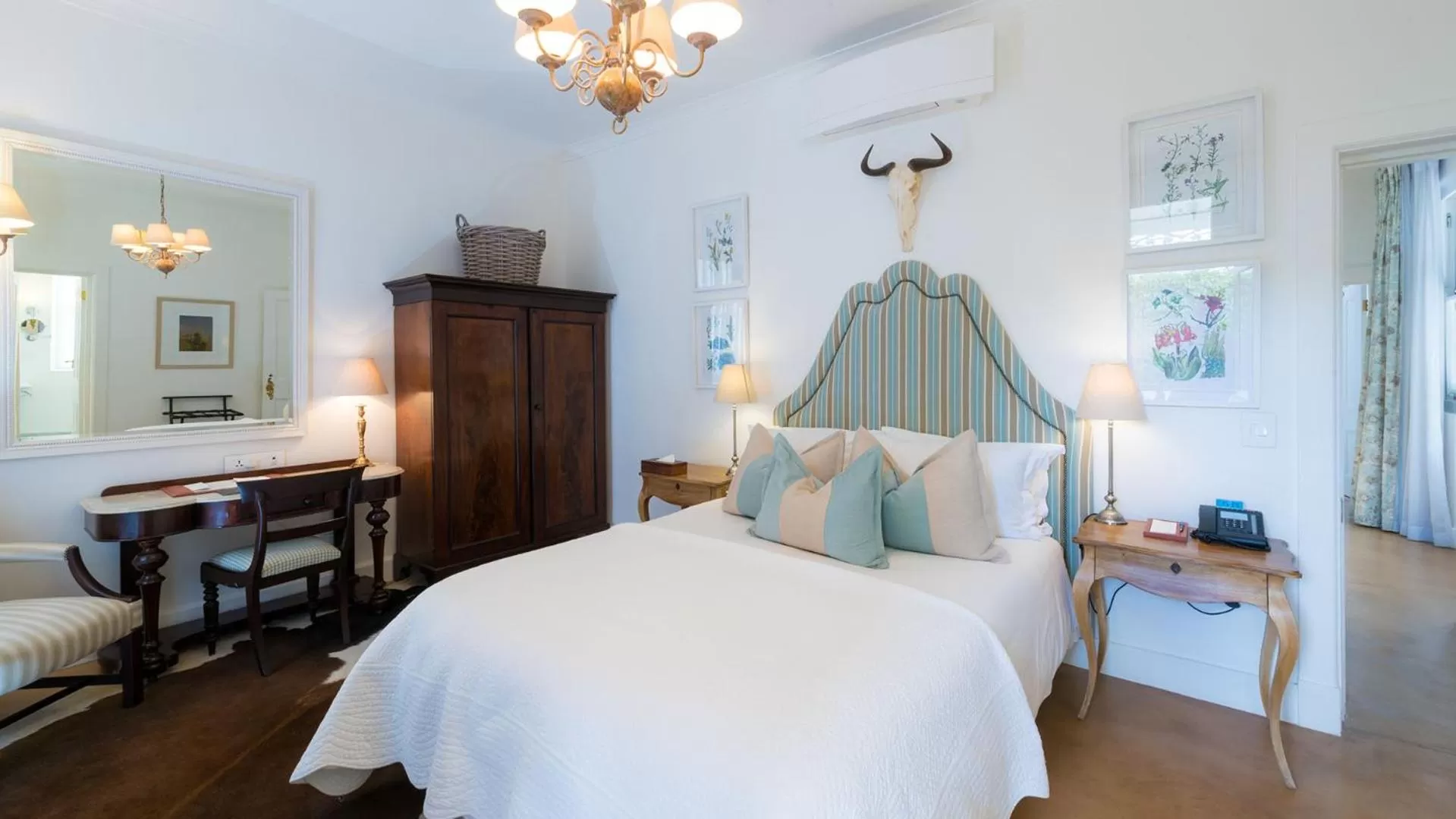 Bed in Drostdy Hotel