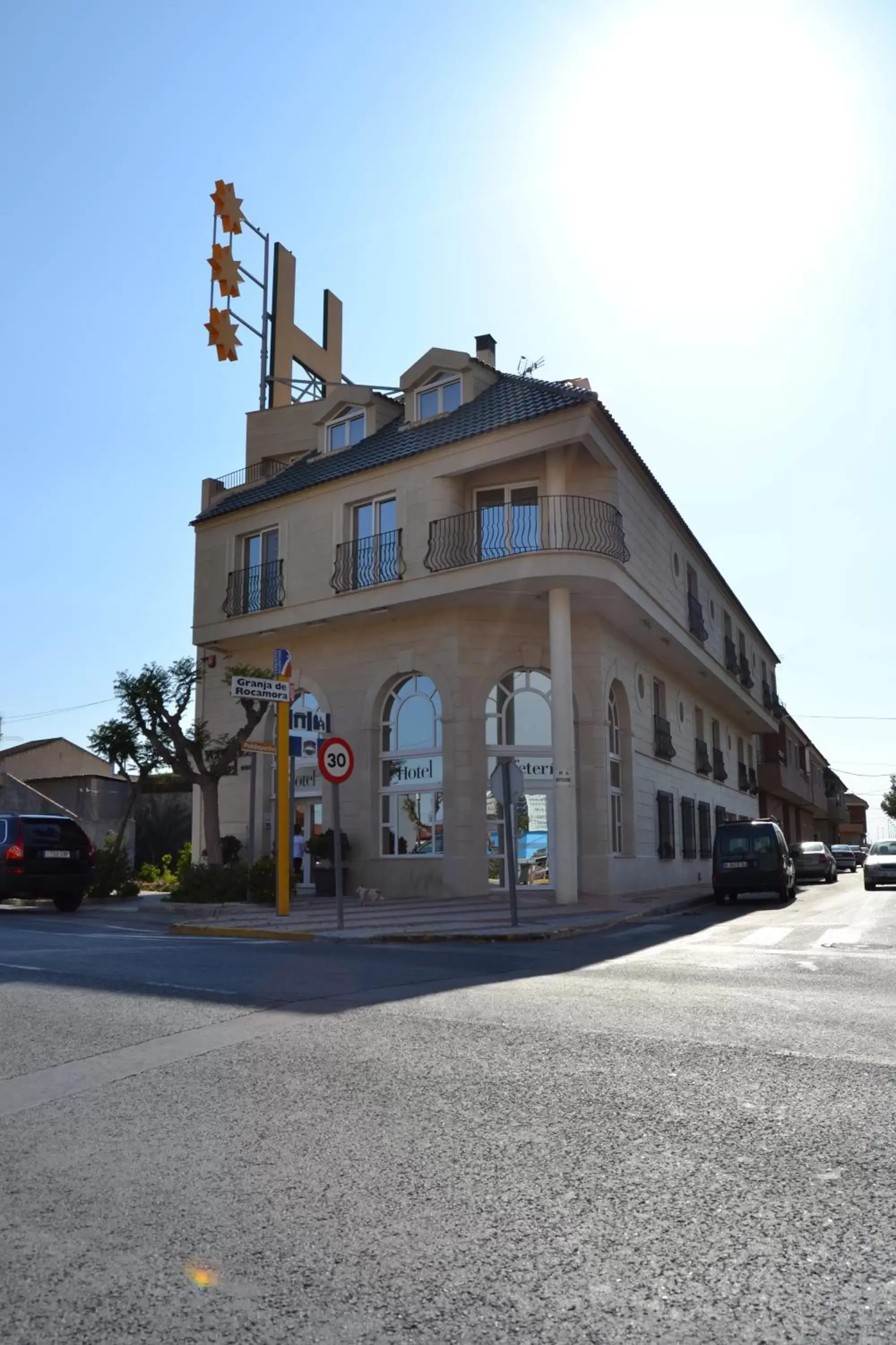 Facade/entrance, Property Building in Hotel Versalles