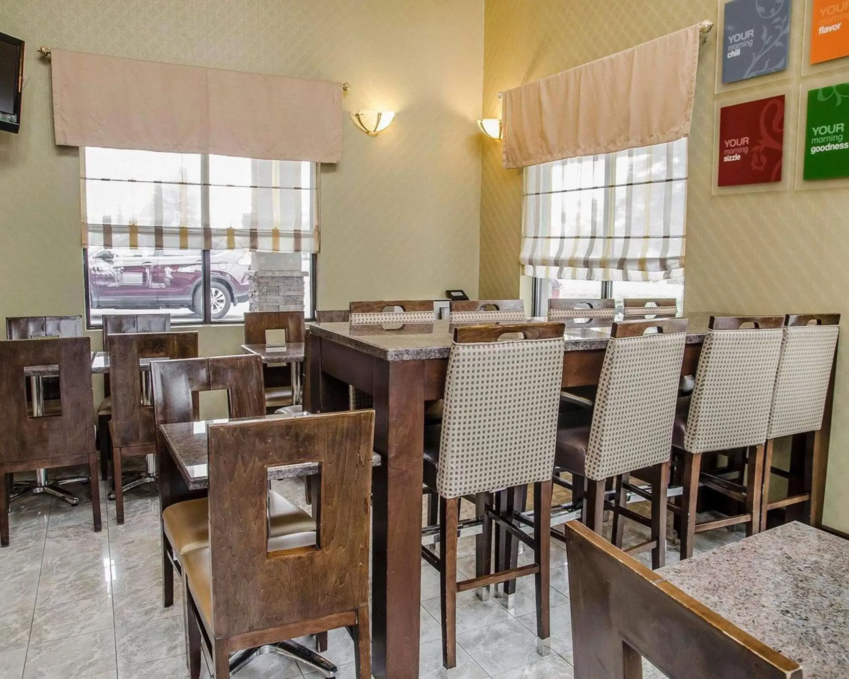 Restaurant/Places to Eat in Comfort Inn Northeast Markham