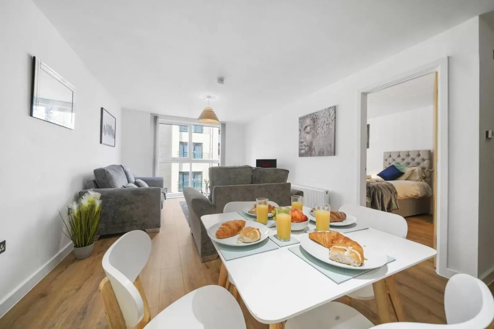 Living room, Dining Area in Onyx O2 Arena Brindley Place Broad Street Large Spacious Apartment