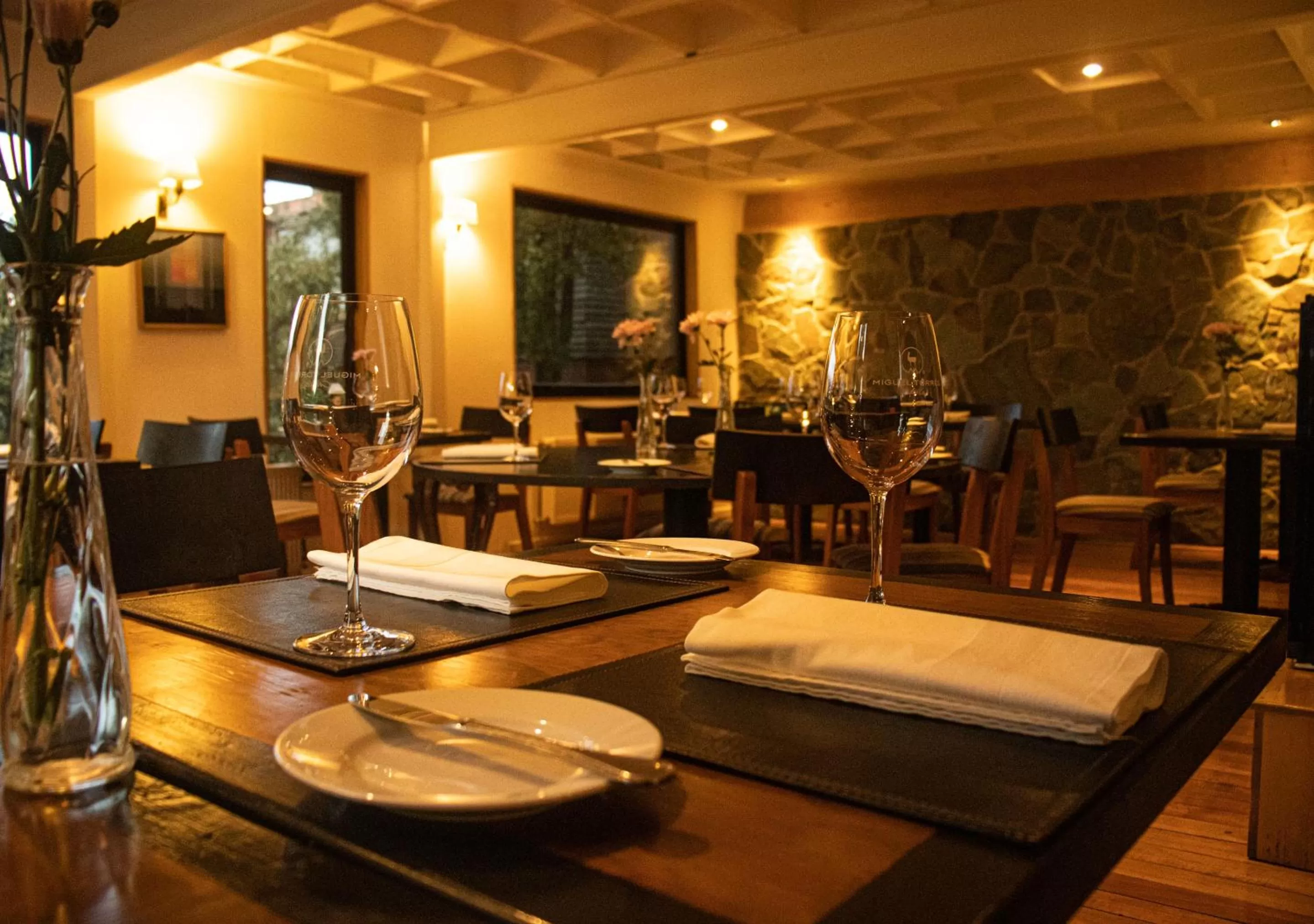 Restaurant/places to eat in El Reloj Hotel