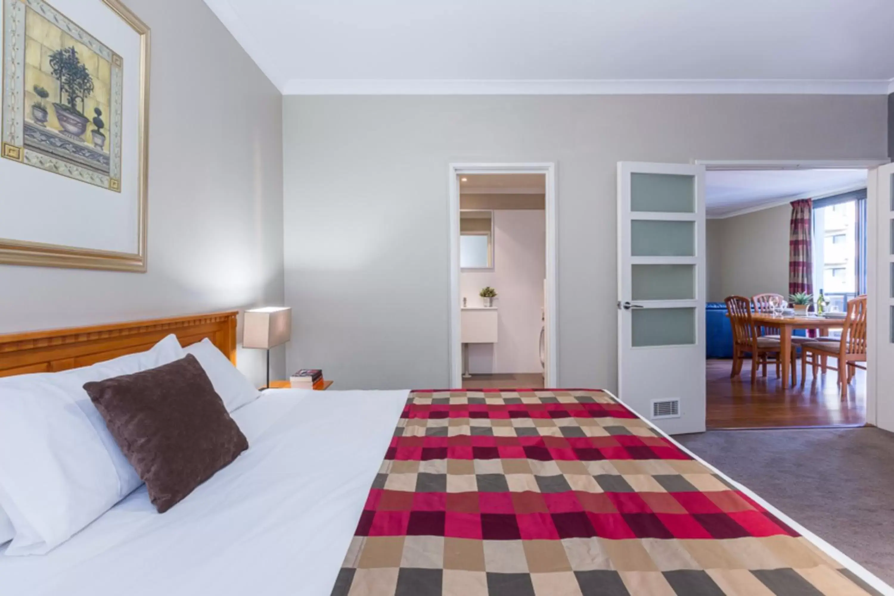 Other, Bed in Mont Clare Boutique Apartments