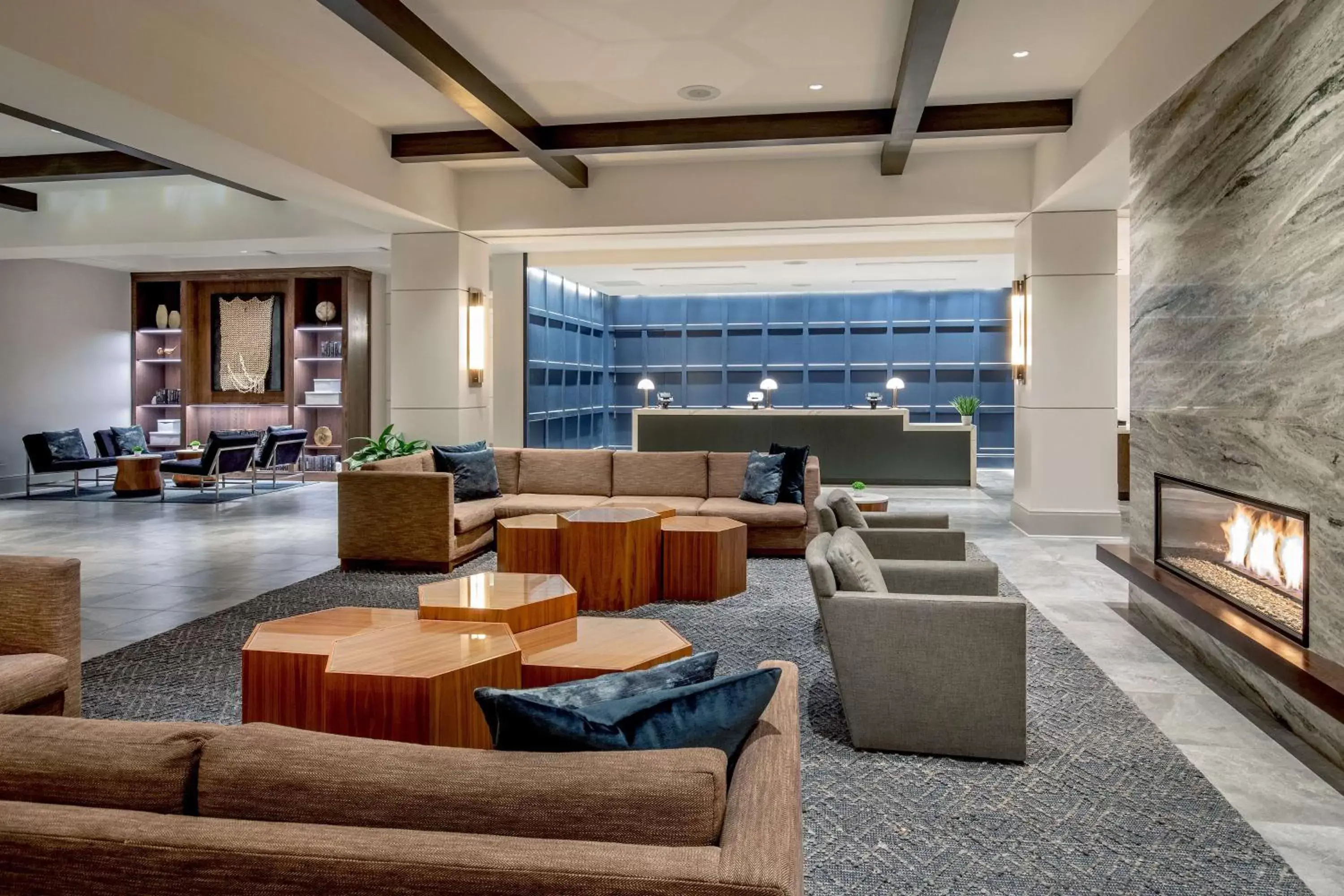 Lobby or reception in Hilton Columbus/Polaris