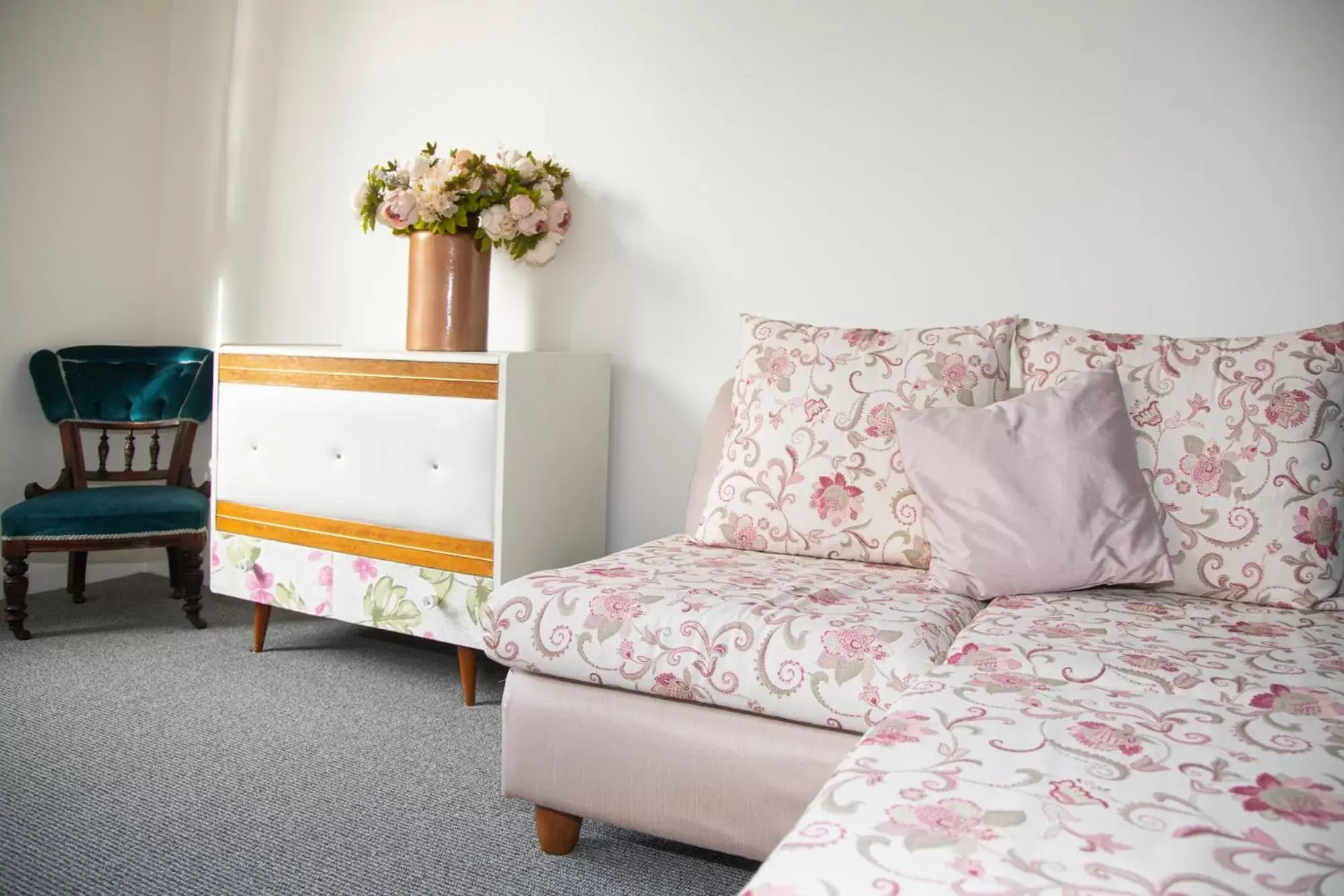 Bedroom, Bed in The Brown Pub Bedroom, Bed in The Brown Pub