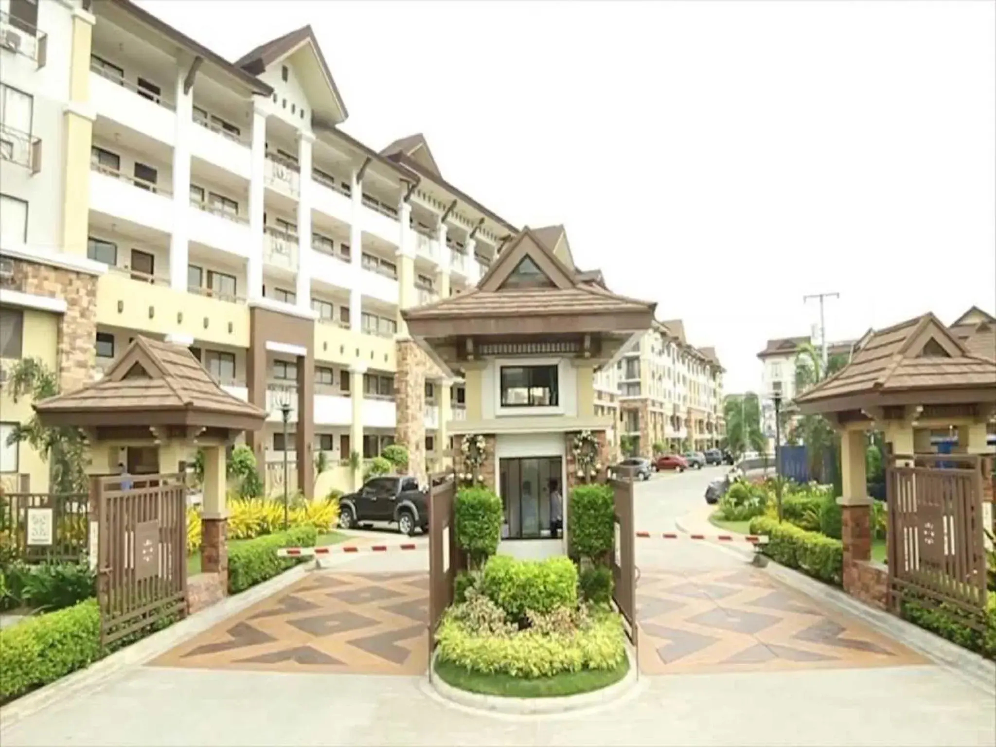 Facade/entrance in One Oasis Condotel Facade/entrance in One Oasis Condotel