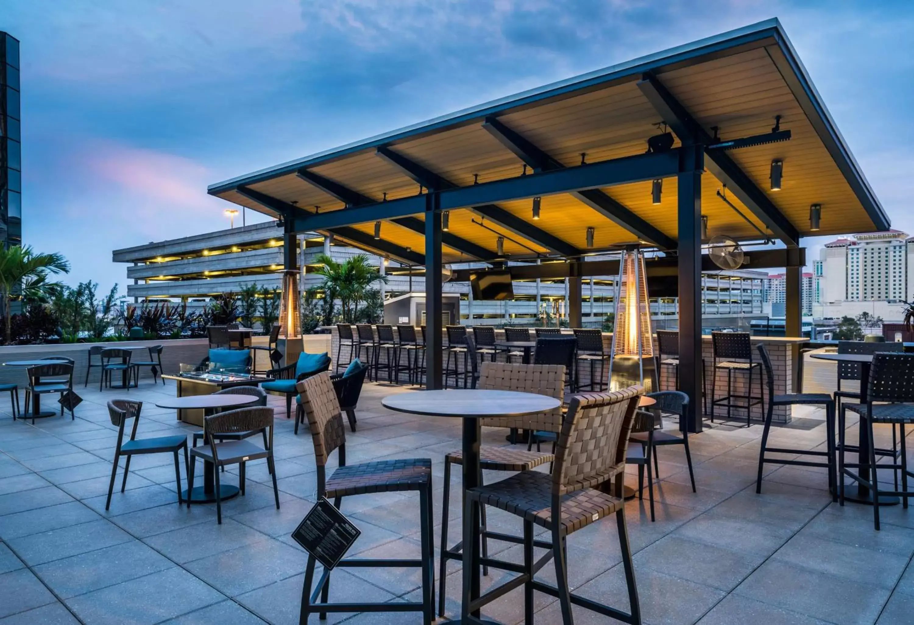 Patio, Restaurant/Places to Eat in Hilton Tampa Downtown