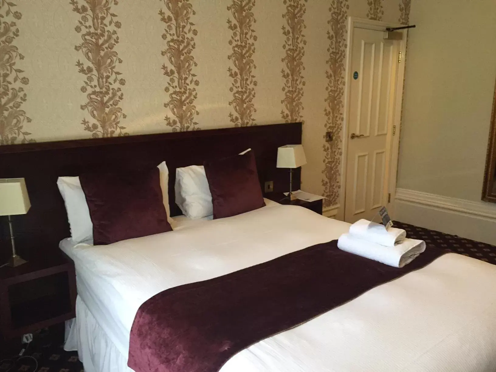 TV and multimedia, Bed in Cabot Court Hotel Wetherspoon