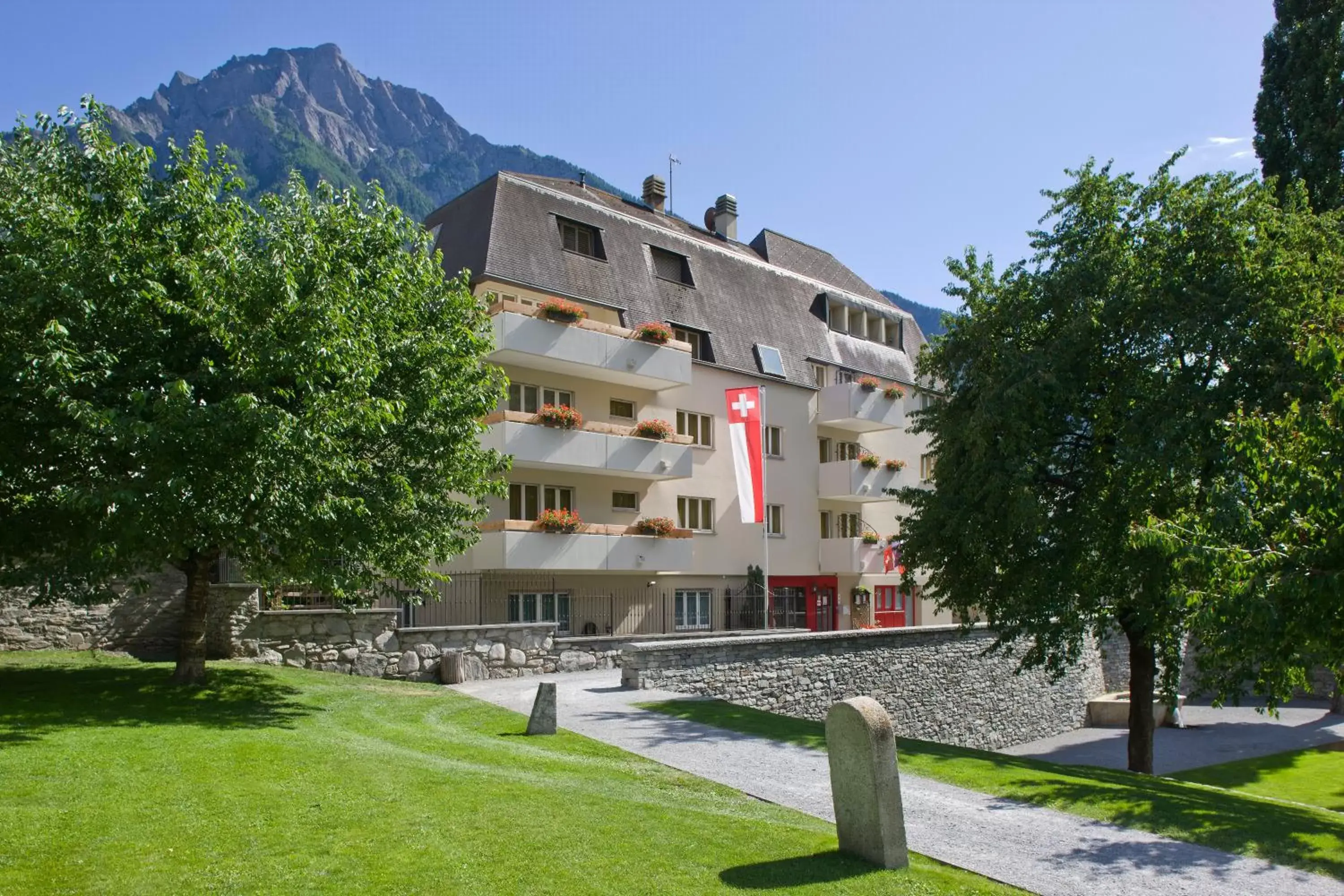 Facade/entrance, Property Building in Schlosshotel - Self Check-In Hotel