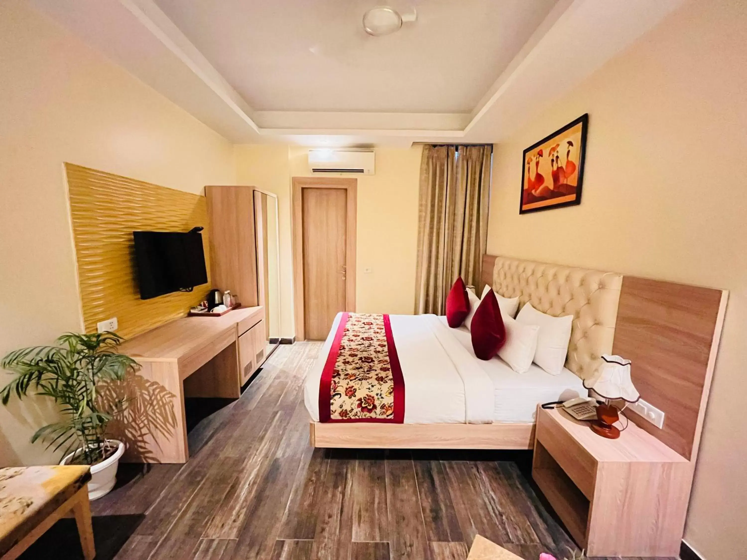 Bed in Hotel Banz - Near Delhi International Airport