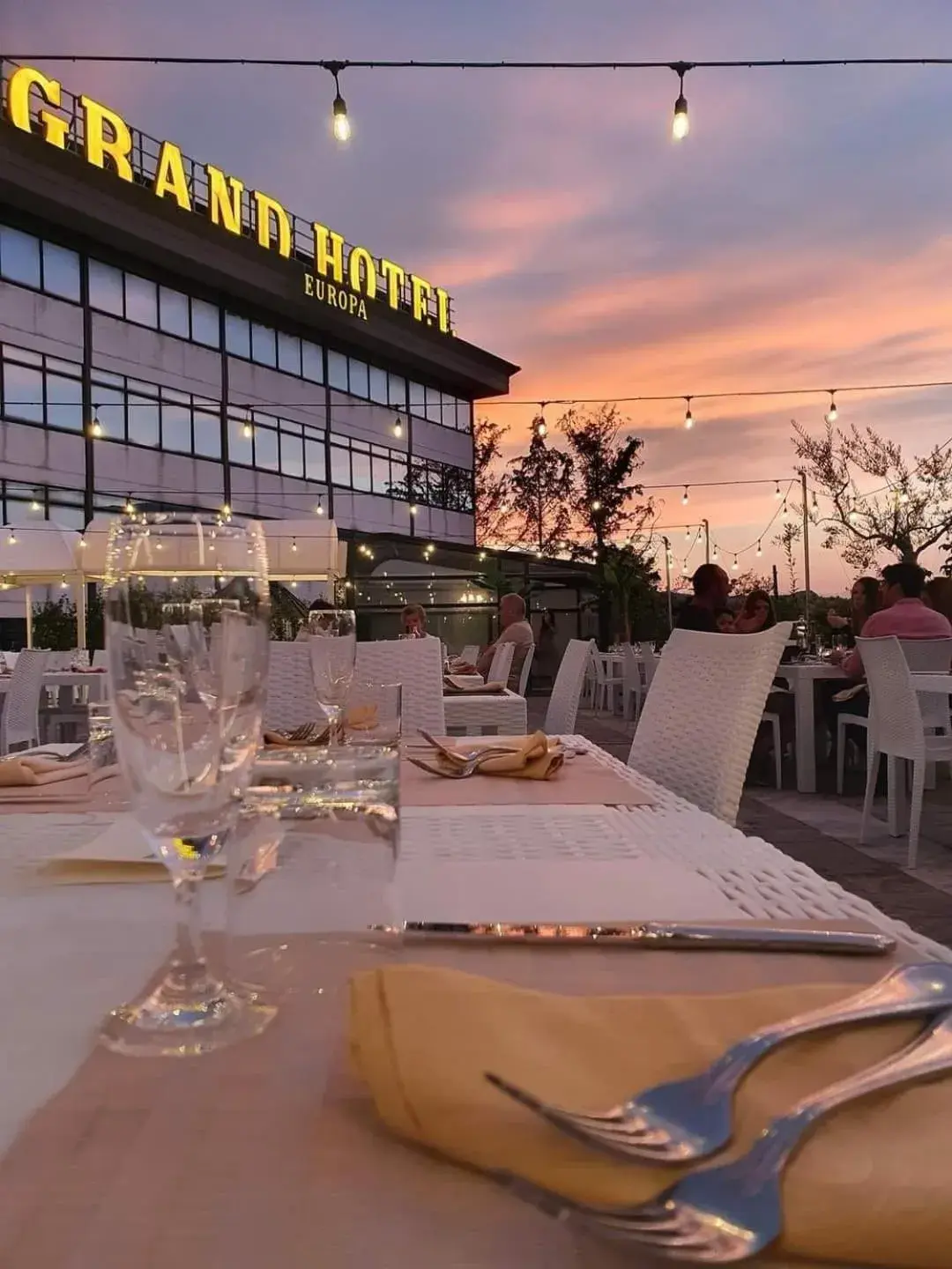 Sunset, Restaurant/Places to Eat in Grand Hotel Europa