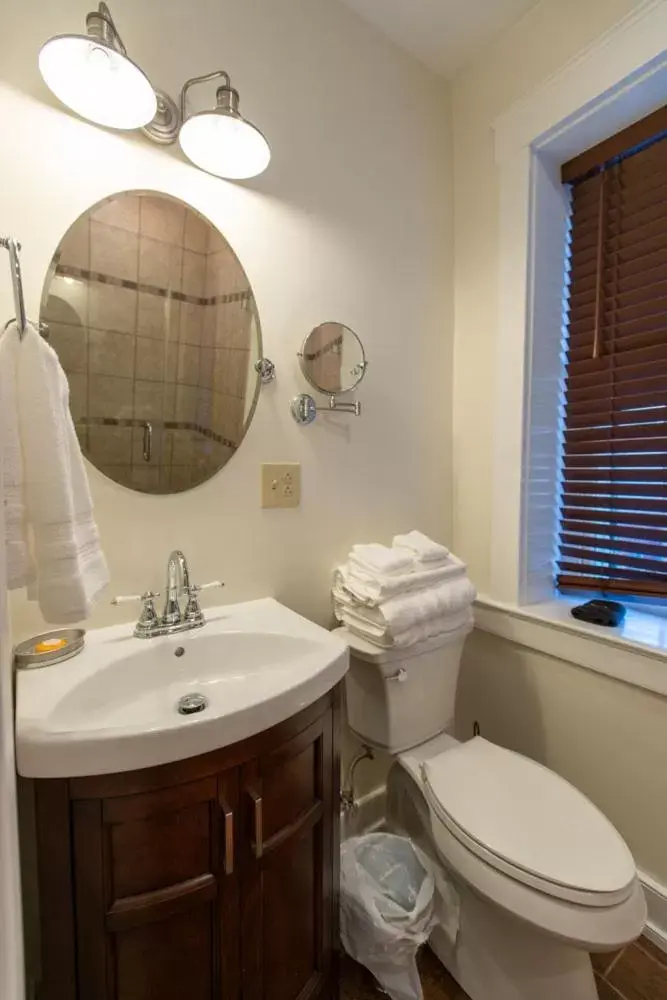 Bathroom in Thomas Rose Inn