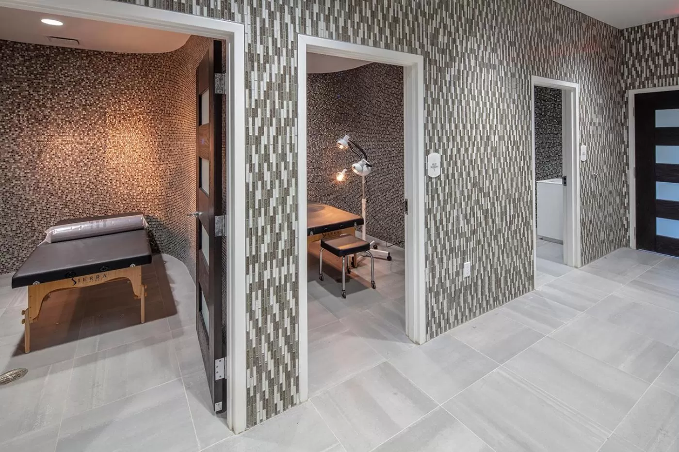 Massage, Bed in YO1 Longevity & Health Resorts, Catskills