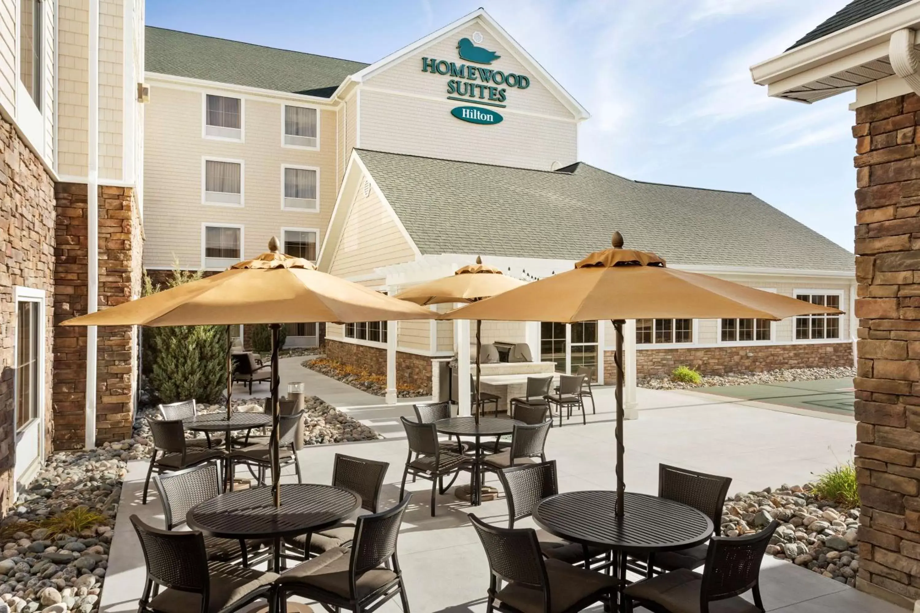 Patio, Restaurant/Places to Eat in Homewood Suites by Hilton Fargo