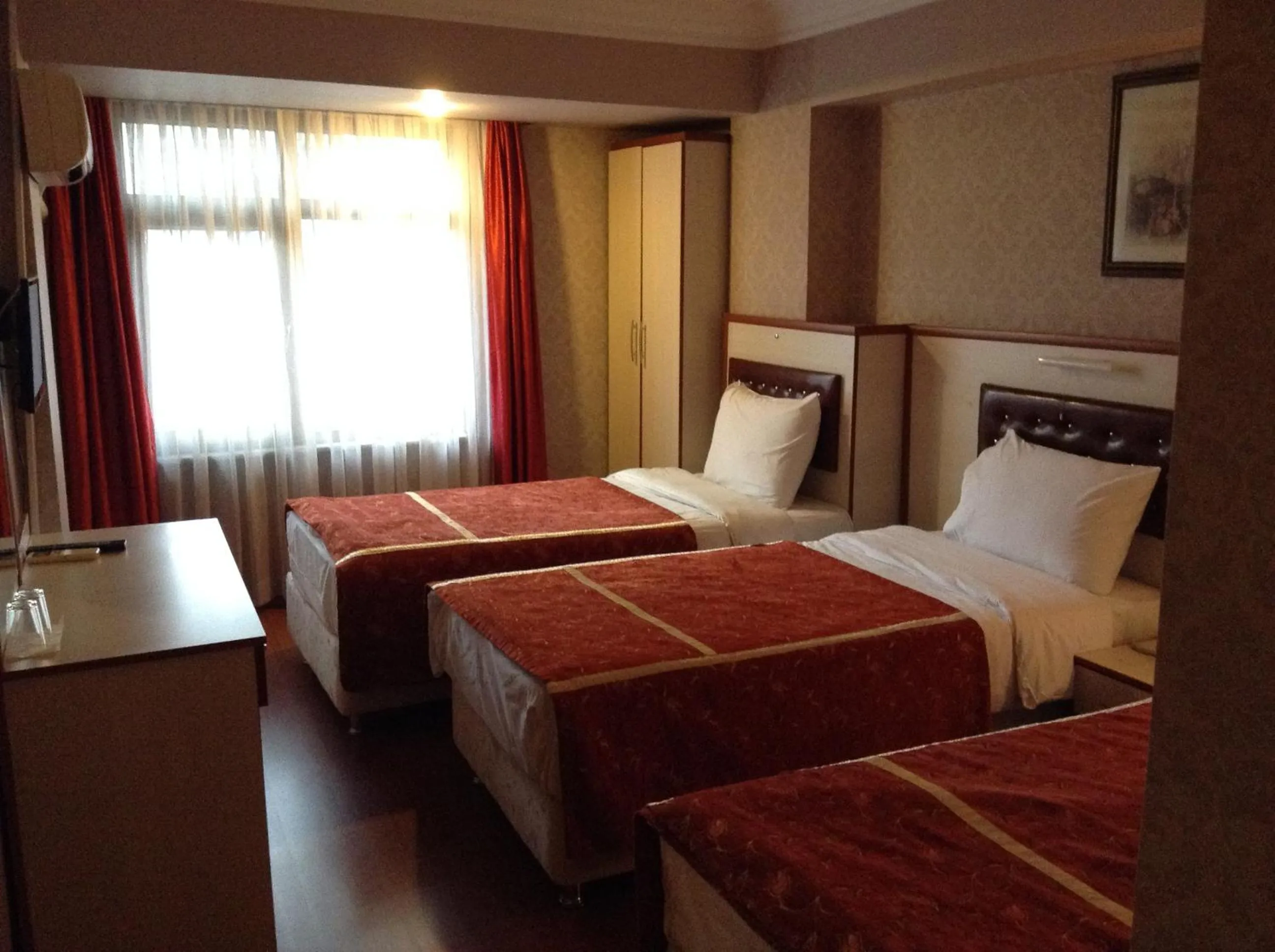 Day, Bed in Tayhan Hotel