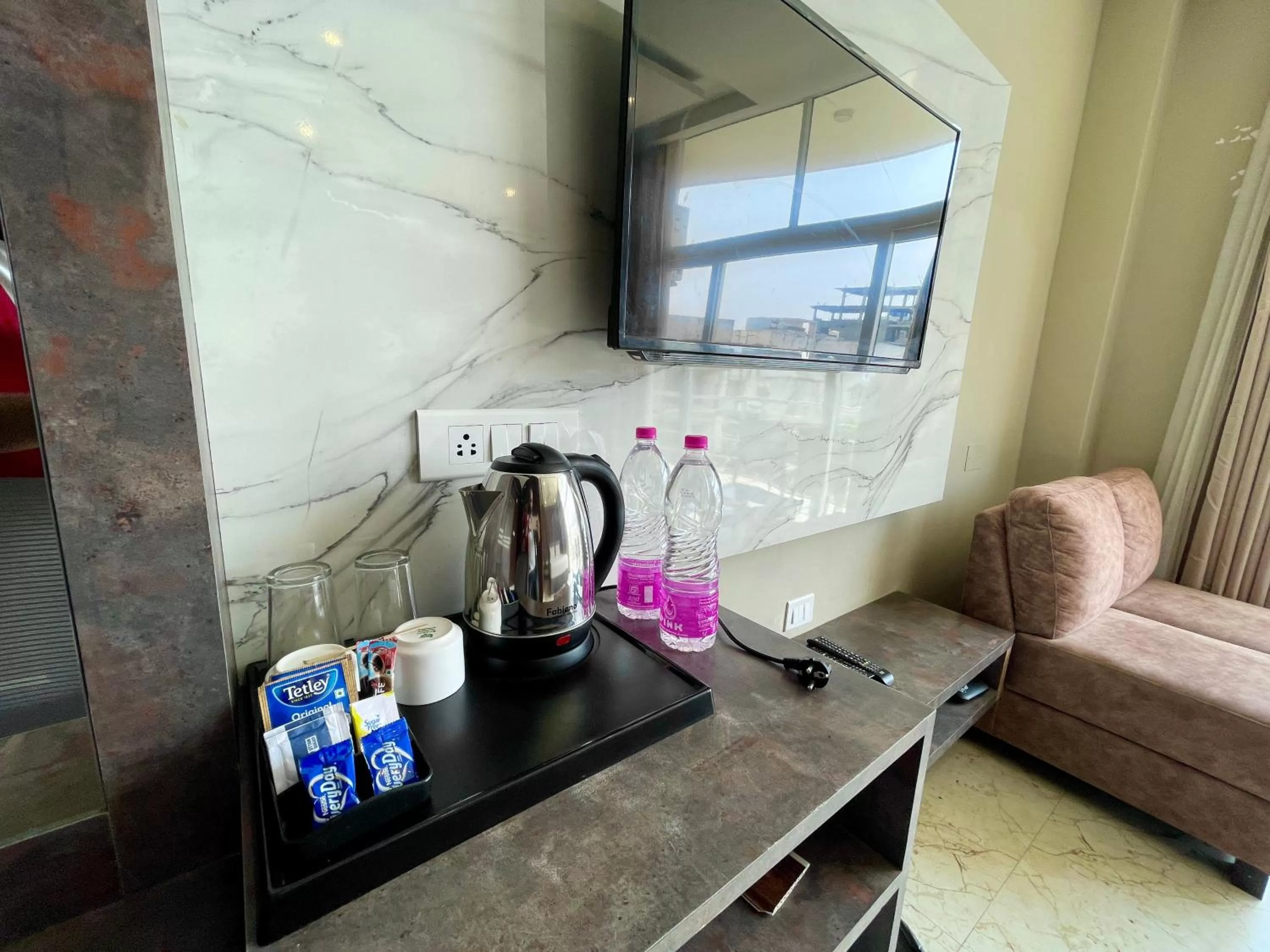 Coffee/tea facilities in Hotel TBS sea view ! Puri