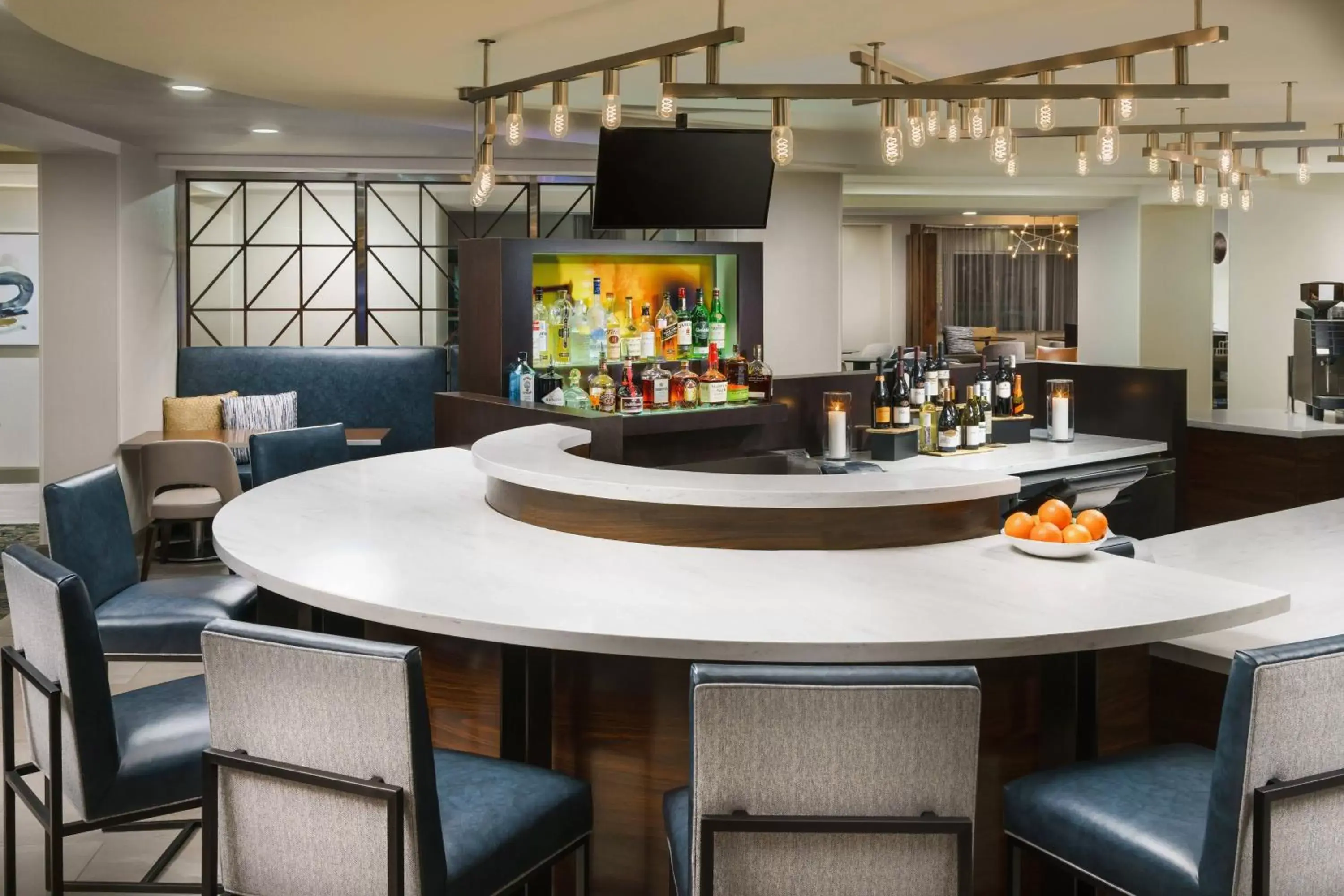 Restaurant/places to eat, Lounge/Bar in Courtyard by Marriott Orlando Downtown
