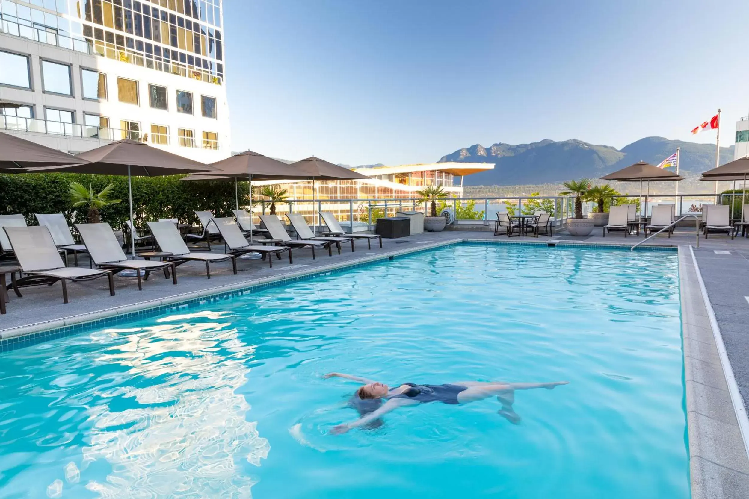 Swimming Pool in Fairmont Waterfront