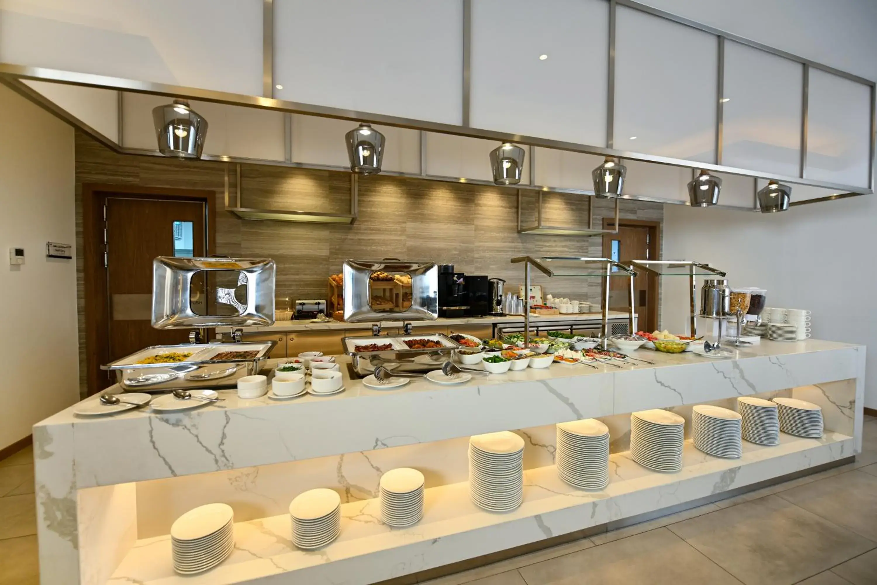 Buffet breakfast, Restaurant/Places to Eat in Comfort Hotel Jeddah King Road