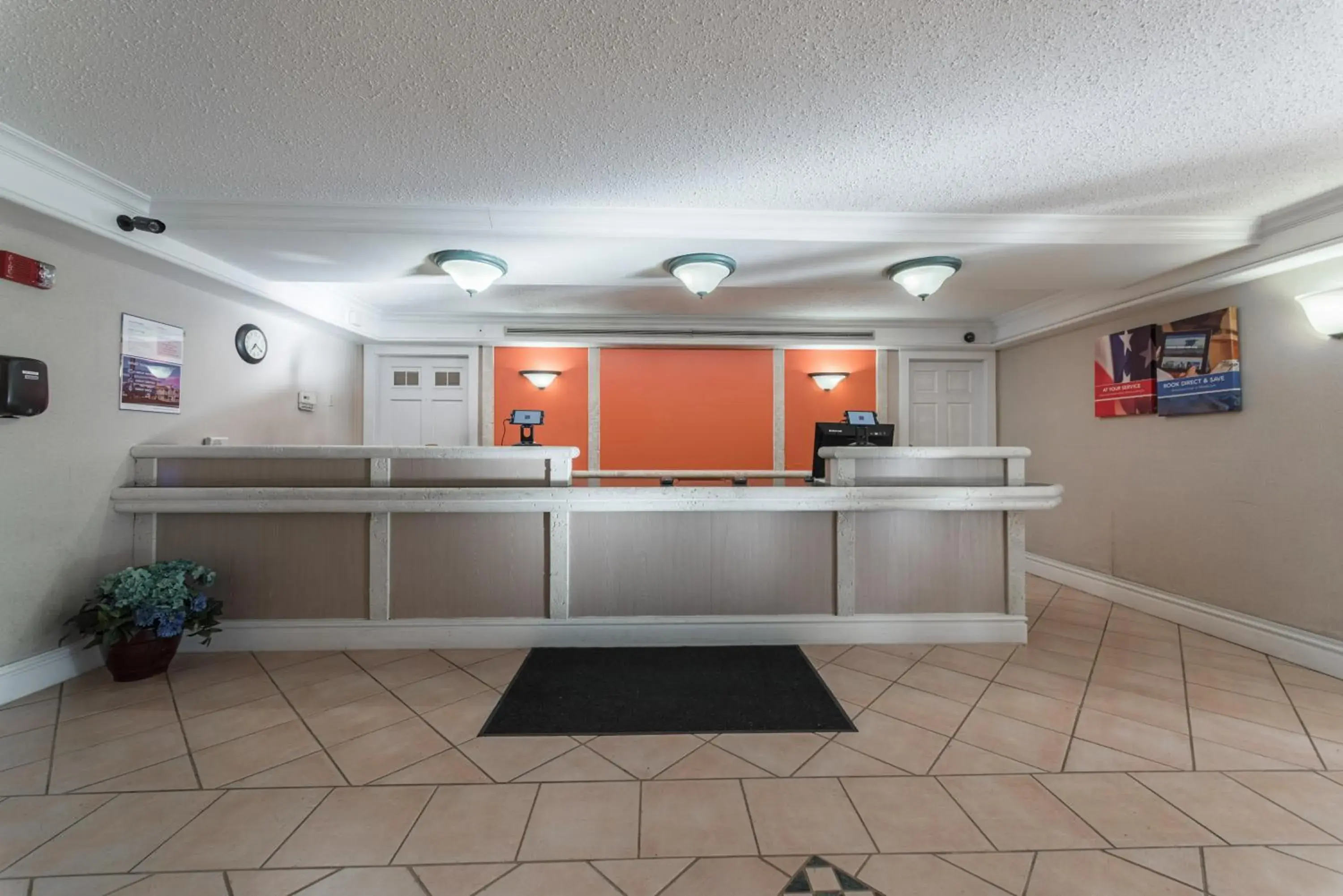 Lobby or reception, Lobby/Reception in Motel 6-Hazelwood, MO