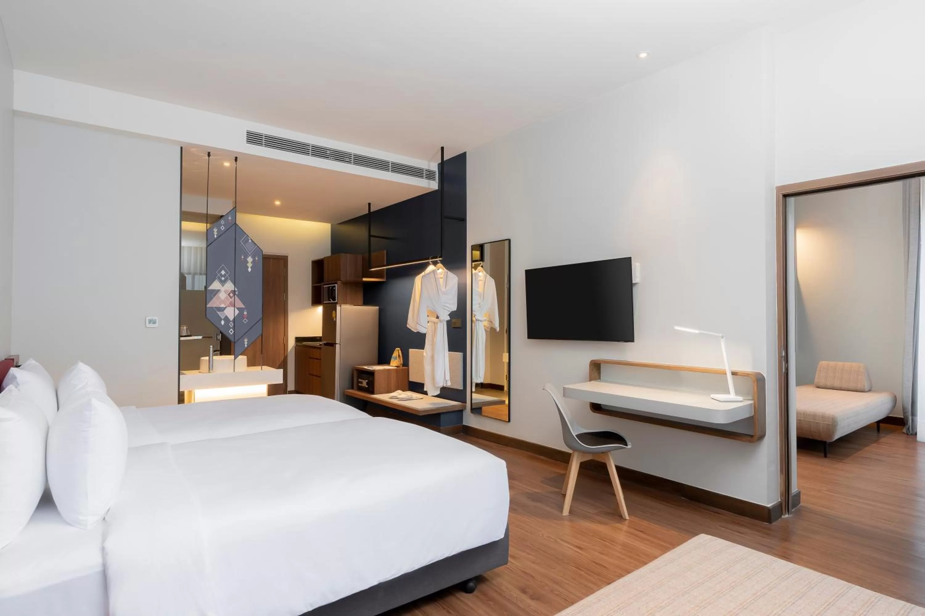 Guests, Bed in Centara Life Hotel Bangkok Phra Nakhon