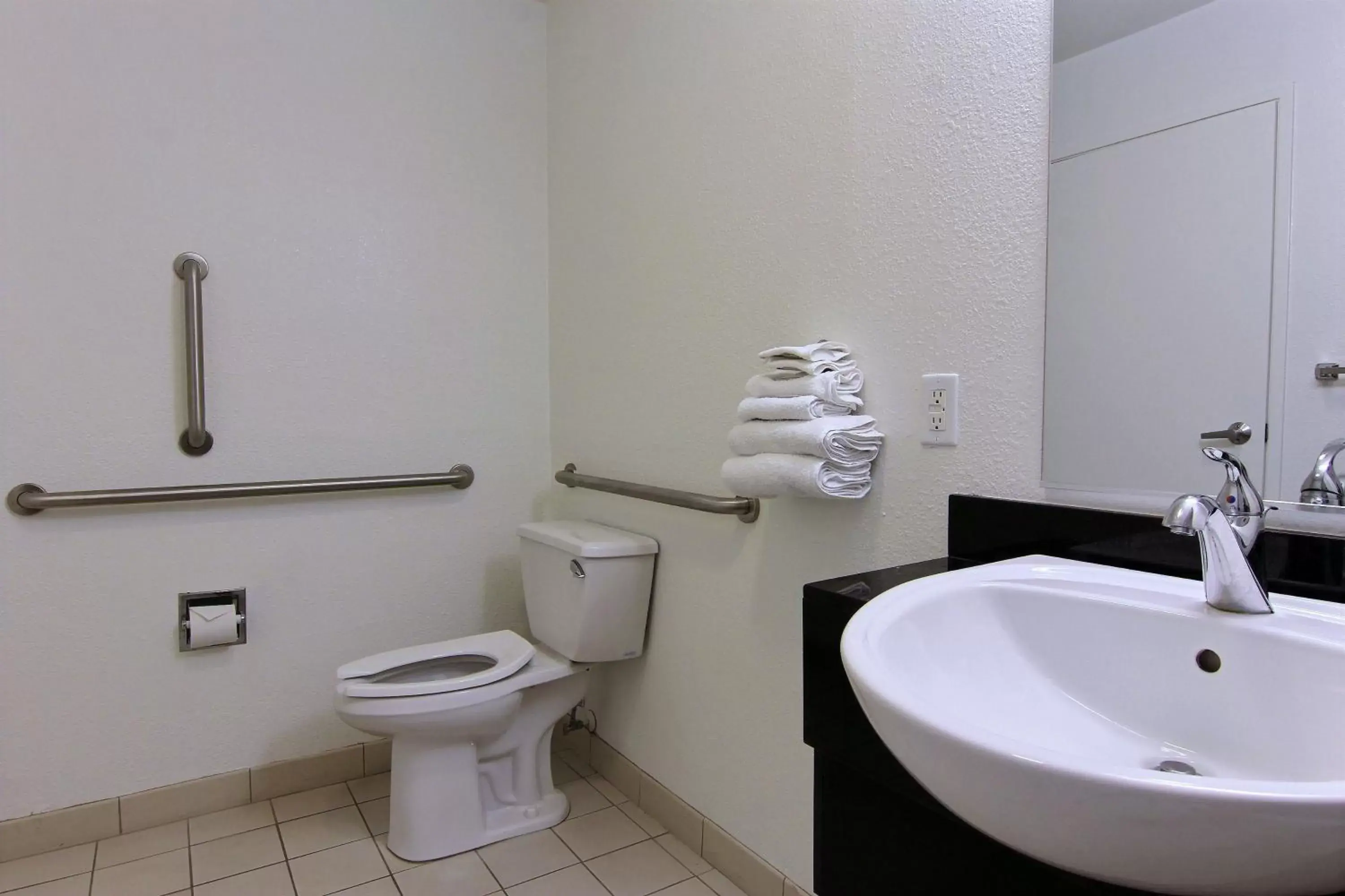 Bathroom in Motel 6-Corpus Christi, TX - Northwest