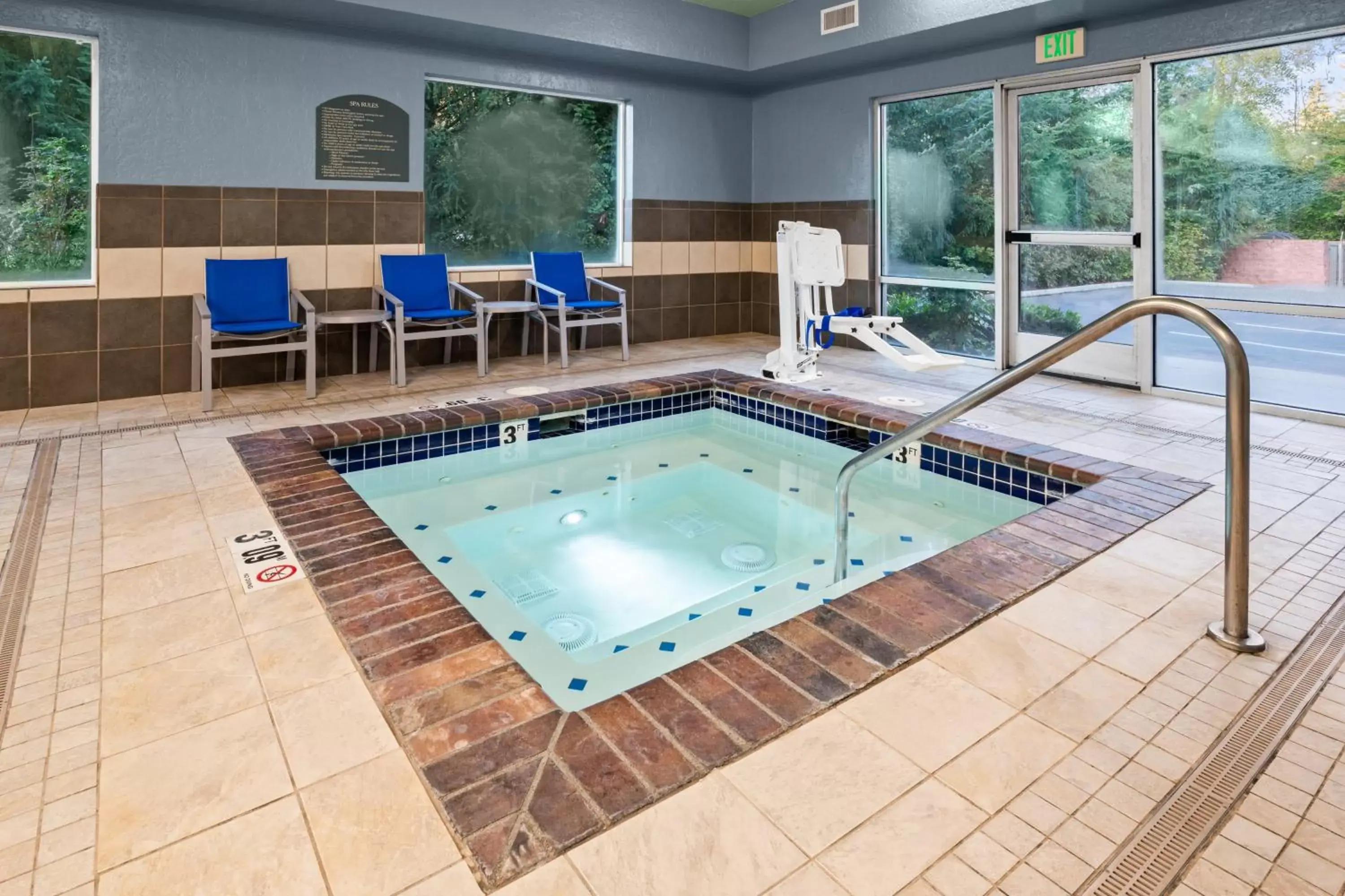 Swimming Pool in Holiday Inn Express Hotel & Suites Marysville, an IHG Hotel