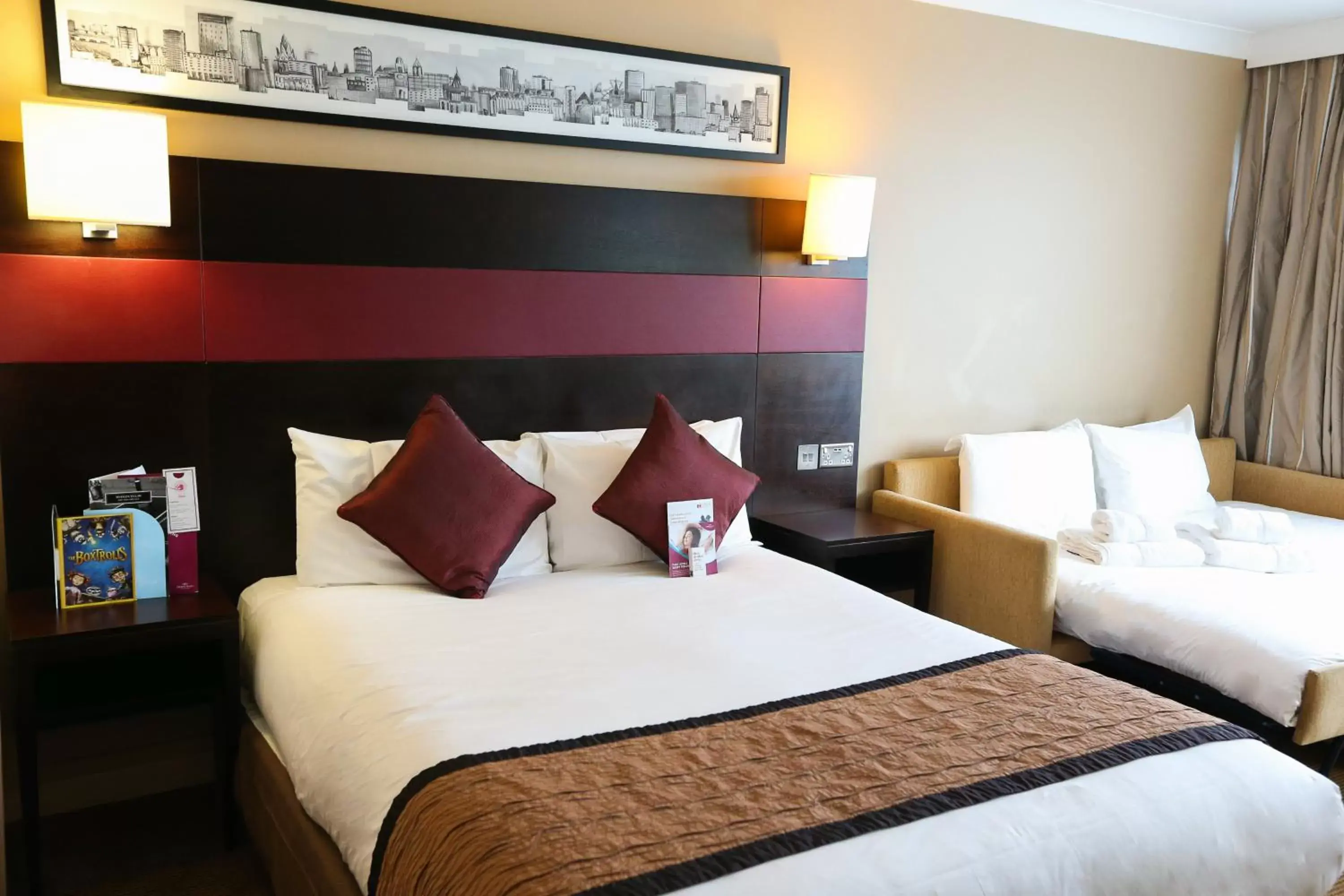 Photo of the whole room, Bed in Crowne Plaza Manchester Airport