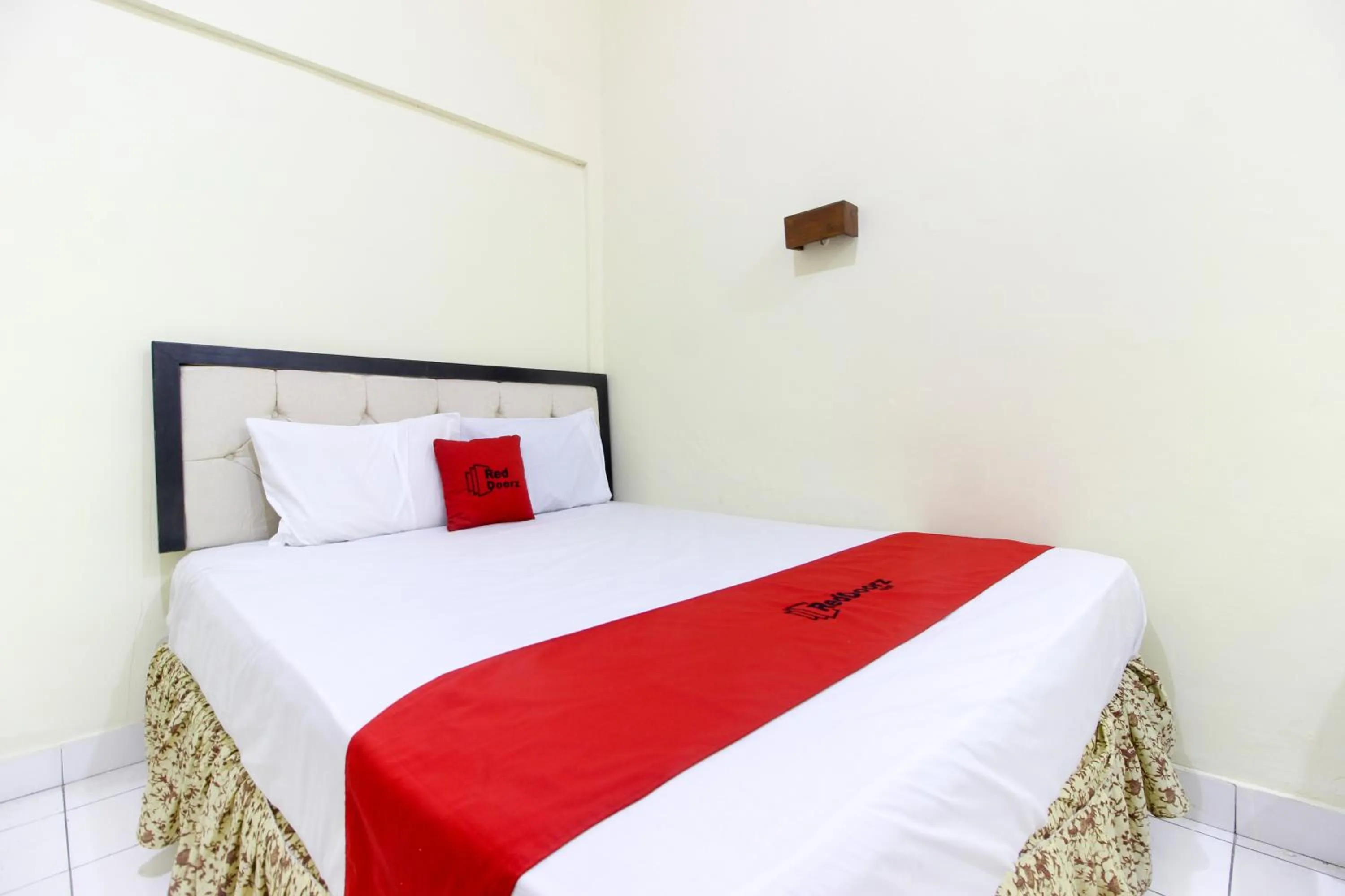 Bedroom, Bed in RedDoorz near Kranggan Tugu Jogja