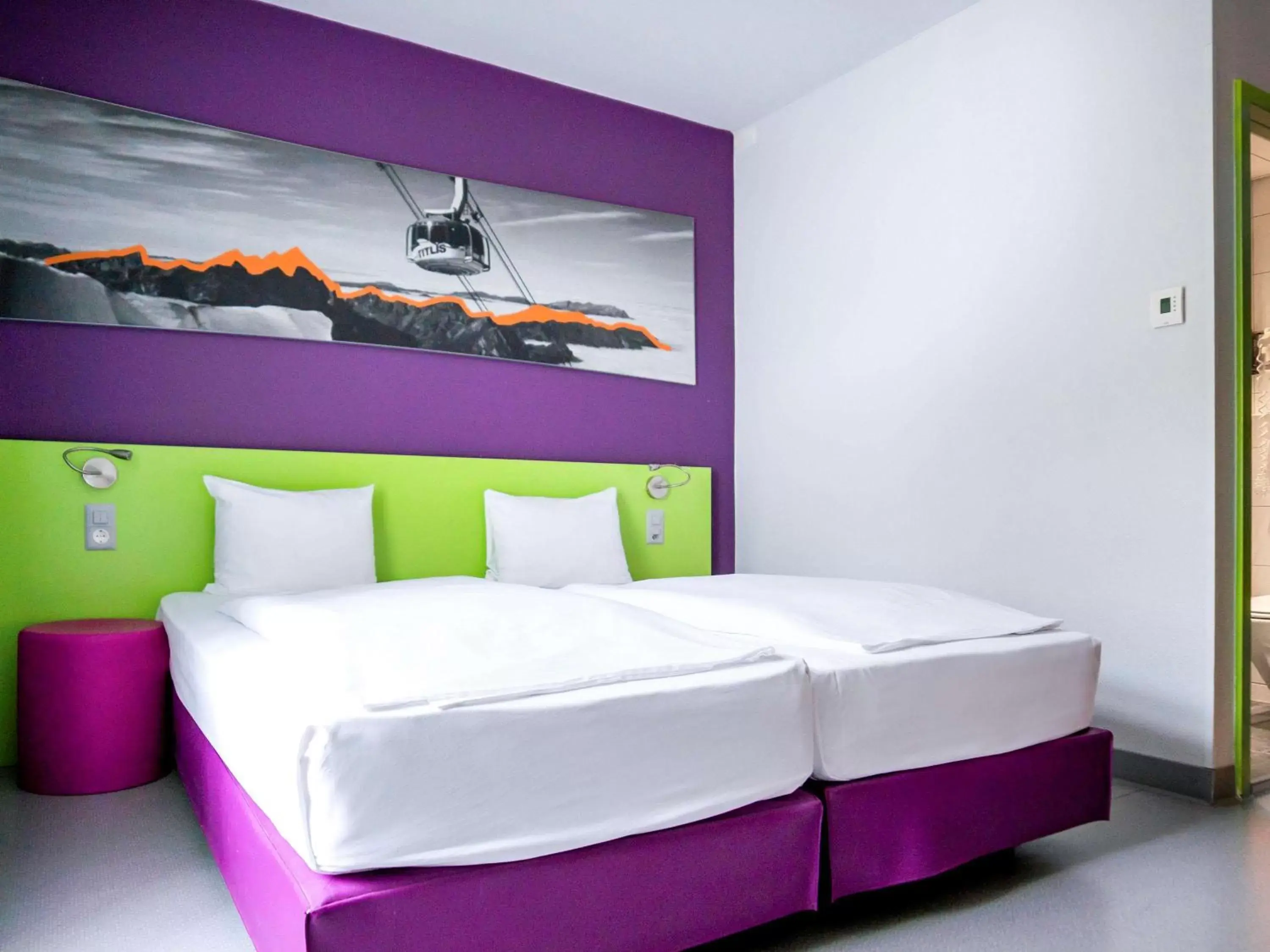 Photo of the whole room, Bed in ibis Styles Luzern