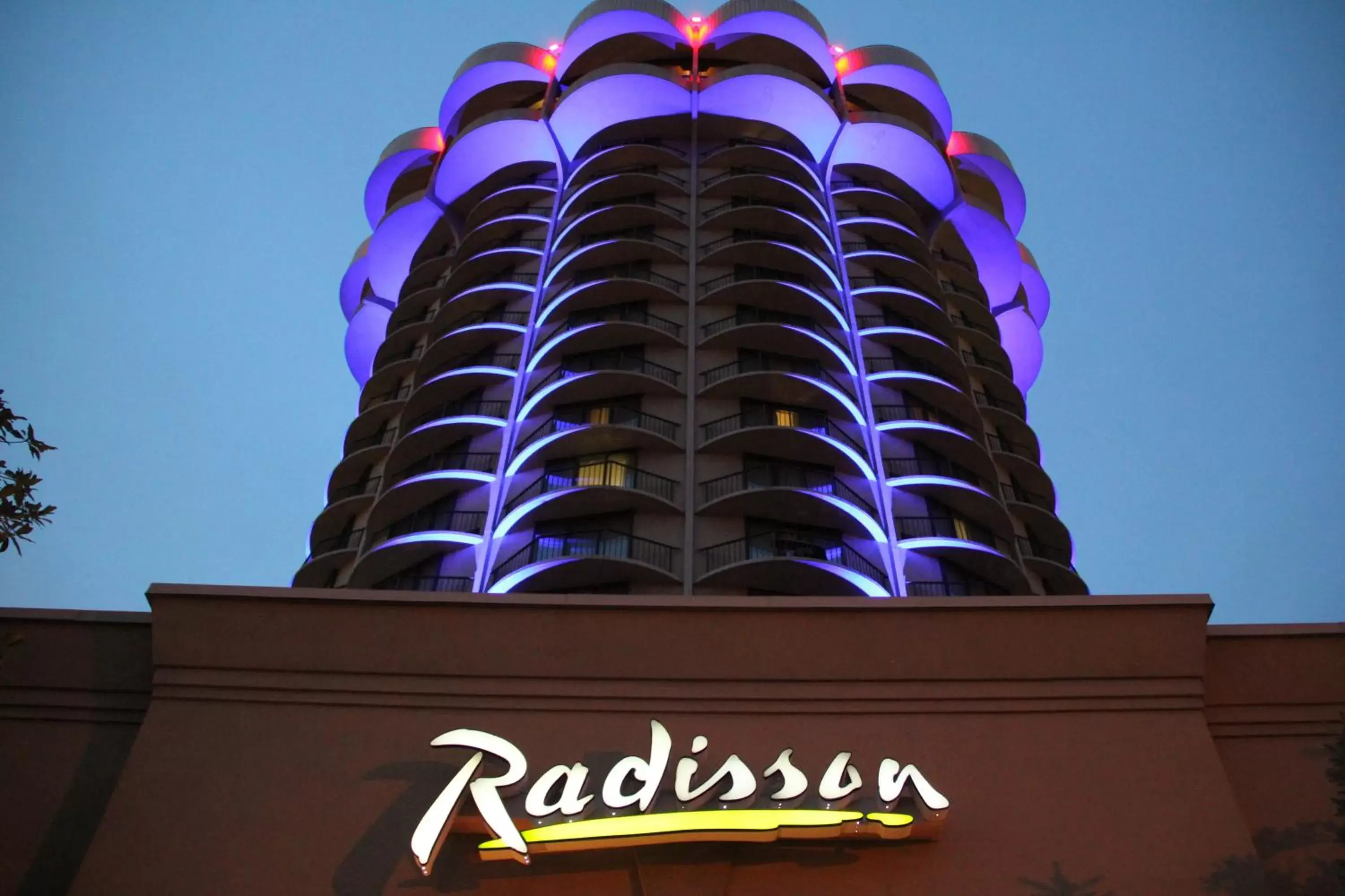 Property building in Radisson Hotel Cincinnati Riverfront Property building in Radisson Hotel Cincinnati Riverfront