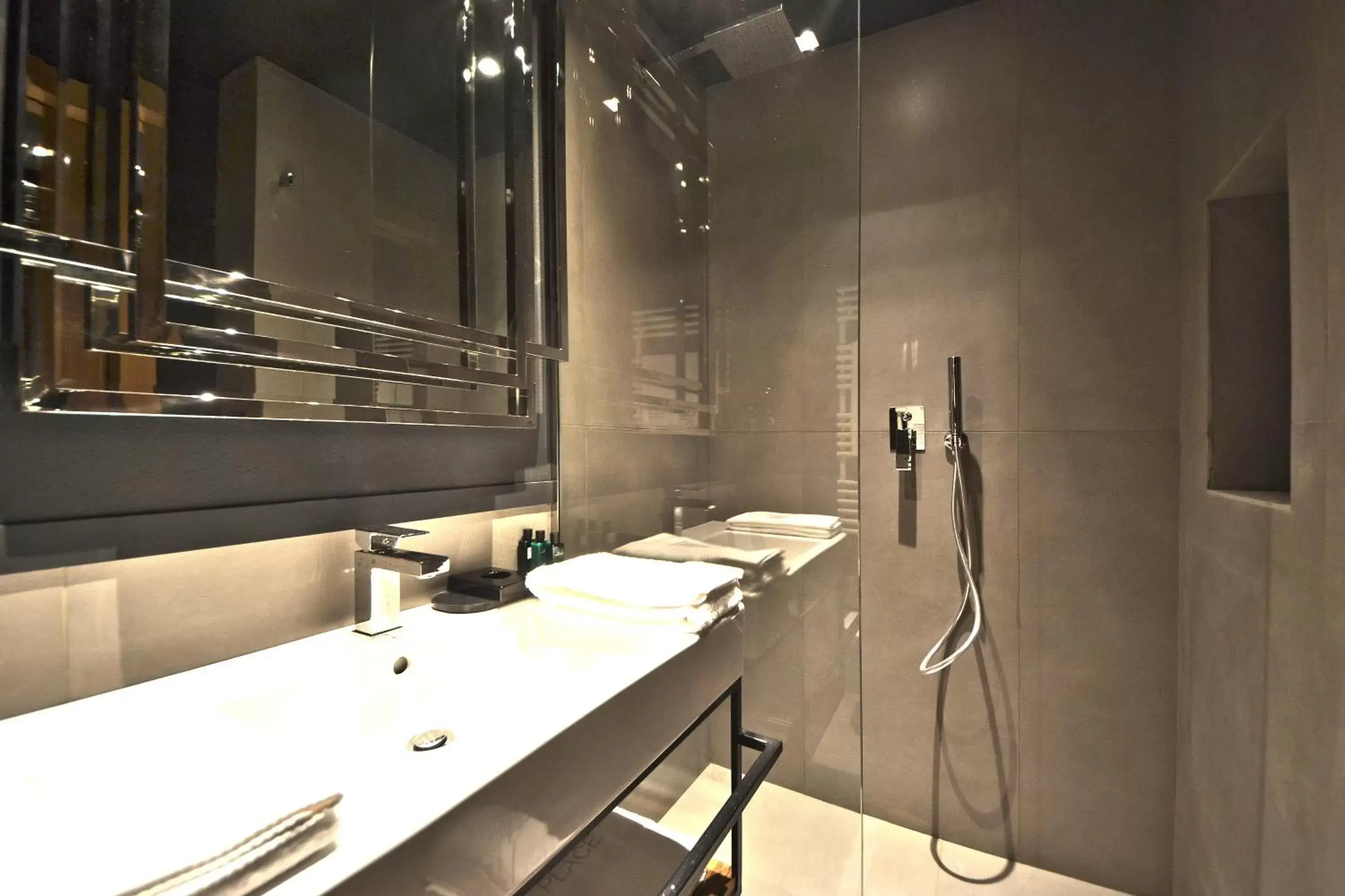 Shower, Bathroom in Parioli Place B&B