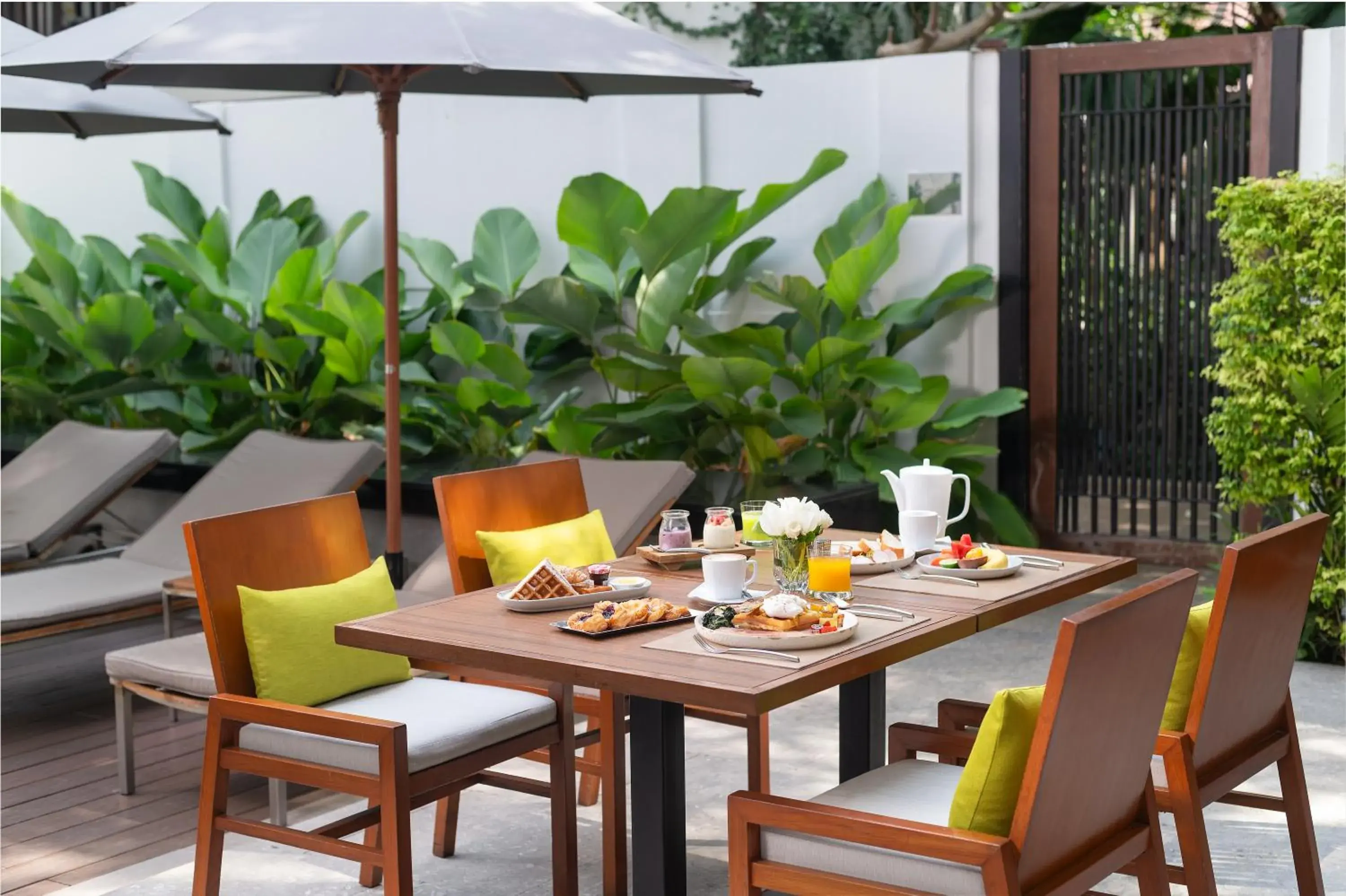 Restaurant/Places to Eat in Woodlands Suites Serviced Residences - SHA Extra Plus