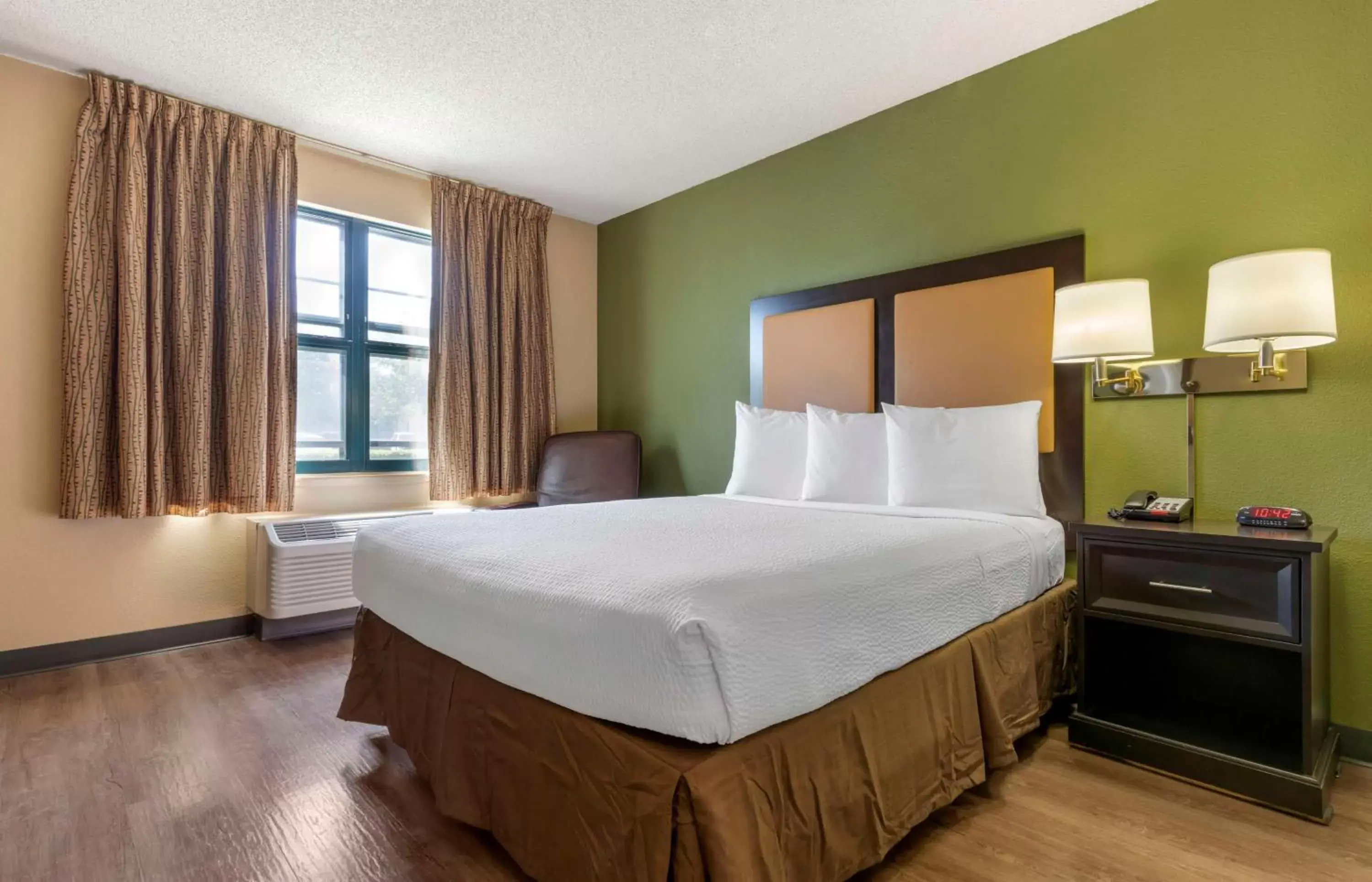 Queen studio with 1 Queen Bed - Disability Access/Non-Smoking in Extended Stay America Suites - Stockton - Tracy Queen studio with 1 Queen Bed - Disability Access/Non-Smoking in Extended Stay America Suites - Stockton - Tracy