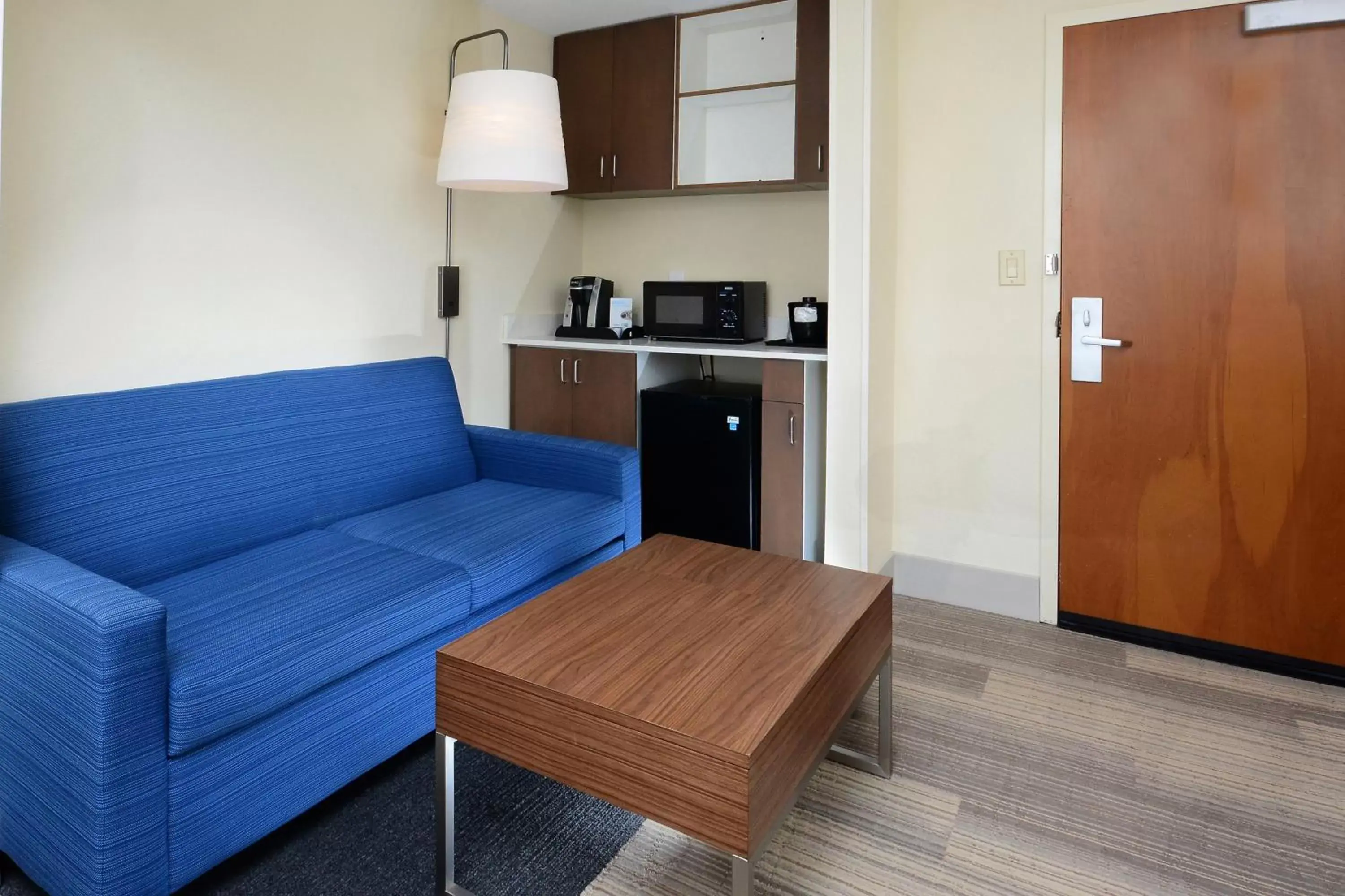 King Suite - Hearing Accessible/Non-Smoking in Holiday Inn Express & Suites Raleigh Durham Airport at RTP by IHG King Suite - Hearing Accessible/Non-Smoking in Holiday Inn Express & Suites Raleigh Durham Airport at RTP by IHG