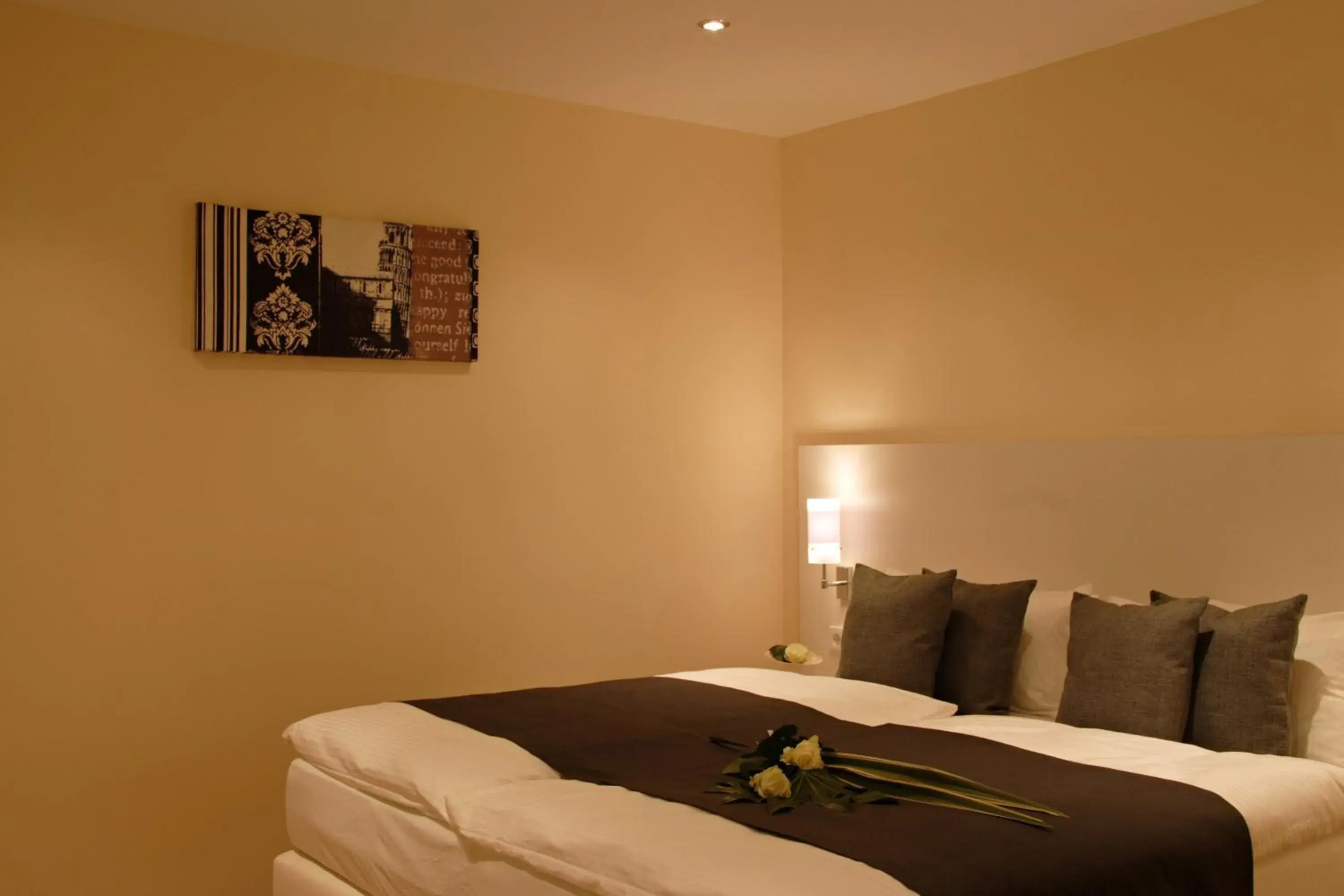 Bedroom, Bed in Hotel Bonjour