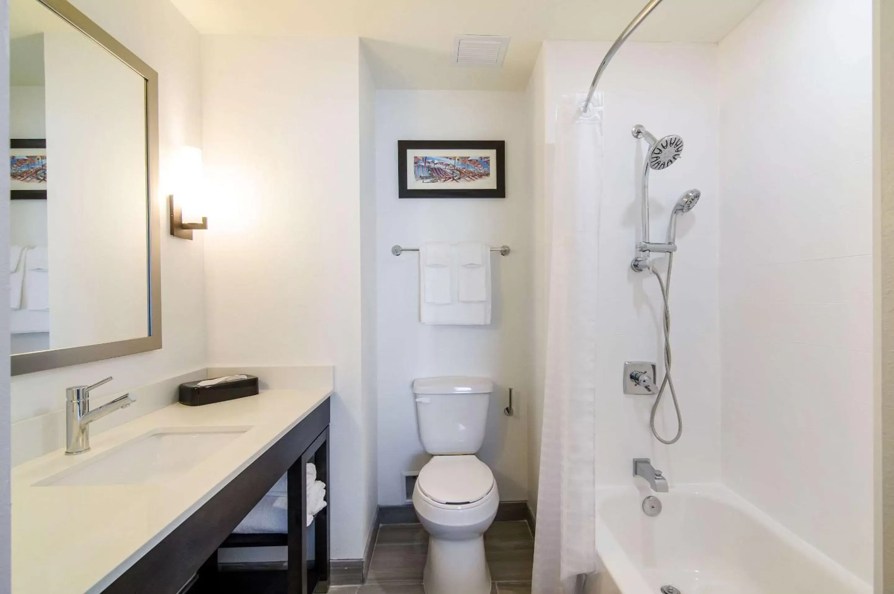 Bedroom, Bathroom in Comfort Inn & Suites Gulf Shores East Beach near Gulf State Park