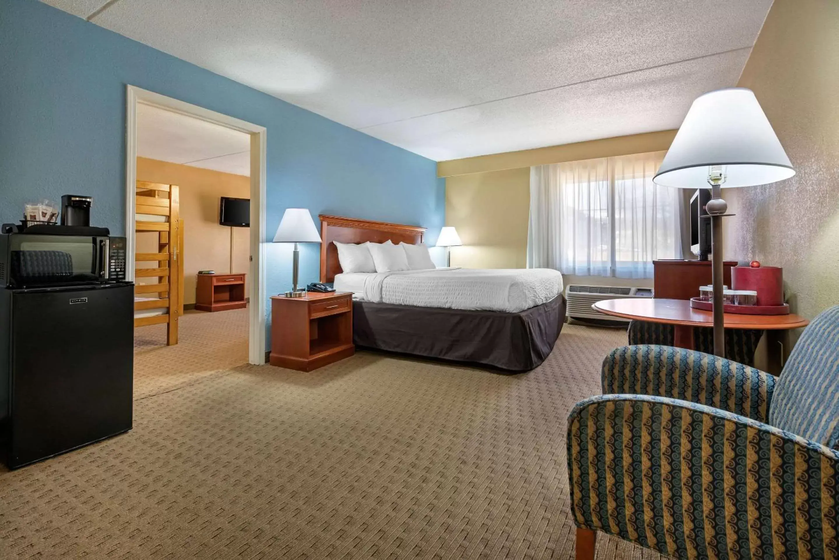 Photo of the whole room, Bed in Clarion Hotel Lexington
