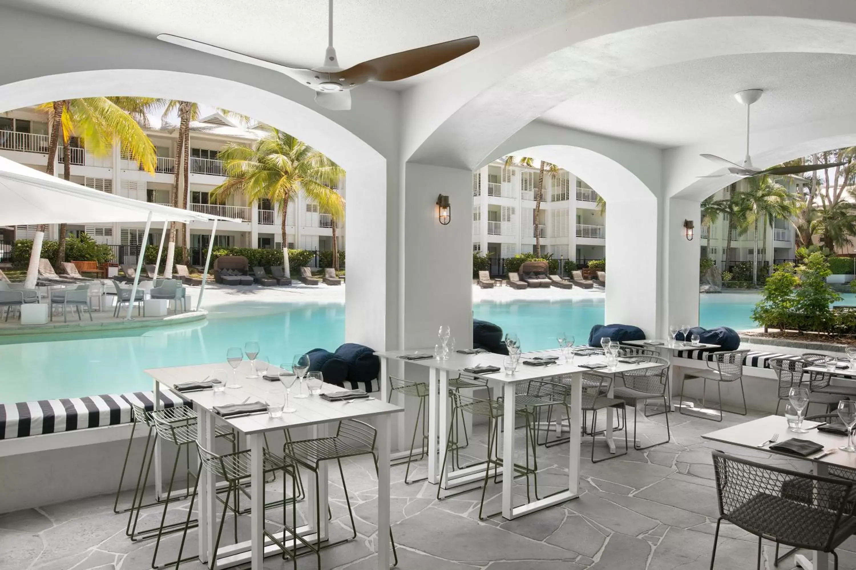 Restaurant/places to eat, Swimming Pool in Peppers Beach Club