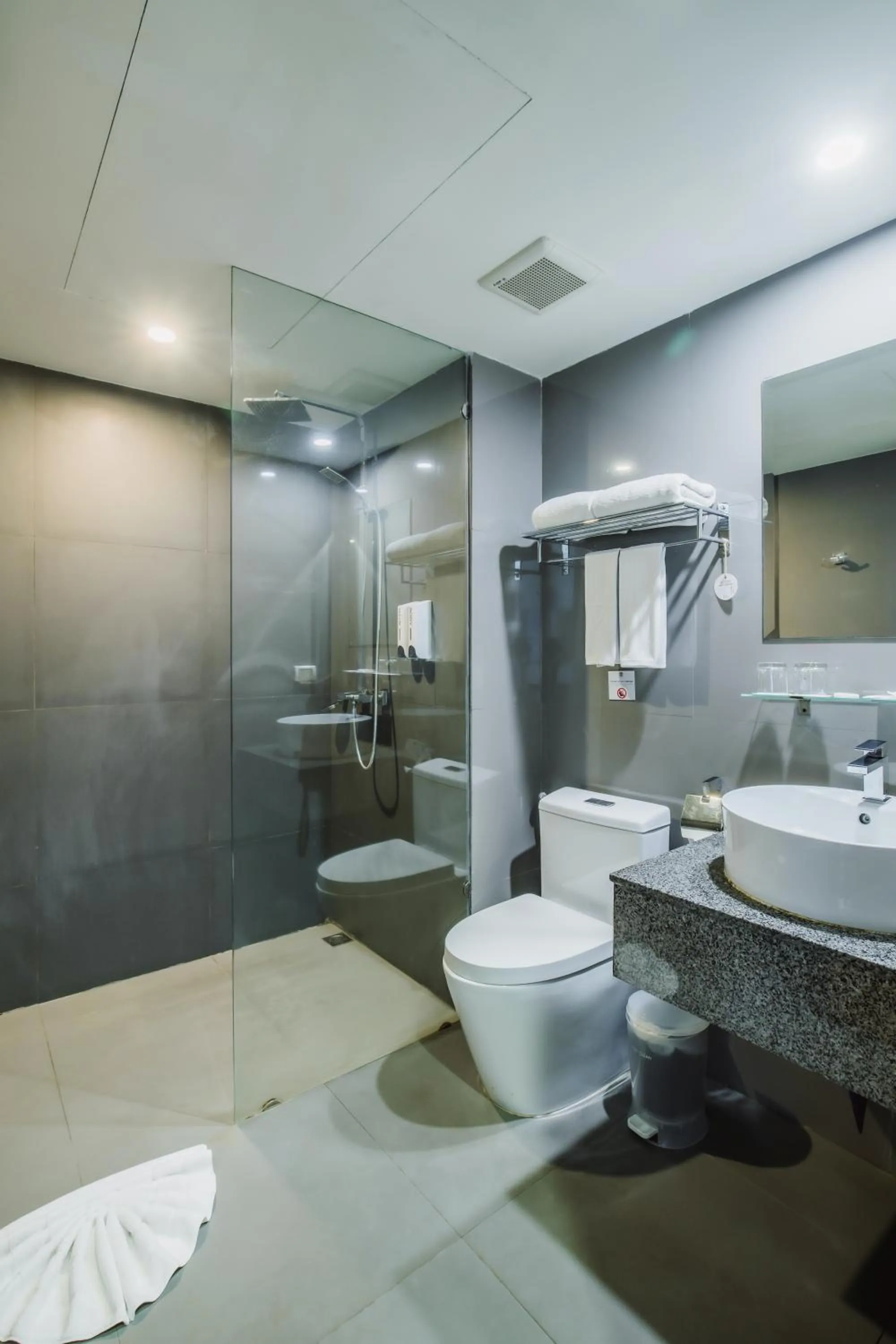 Shower in The Lunar Patong