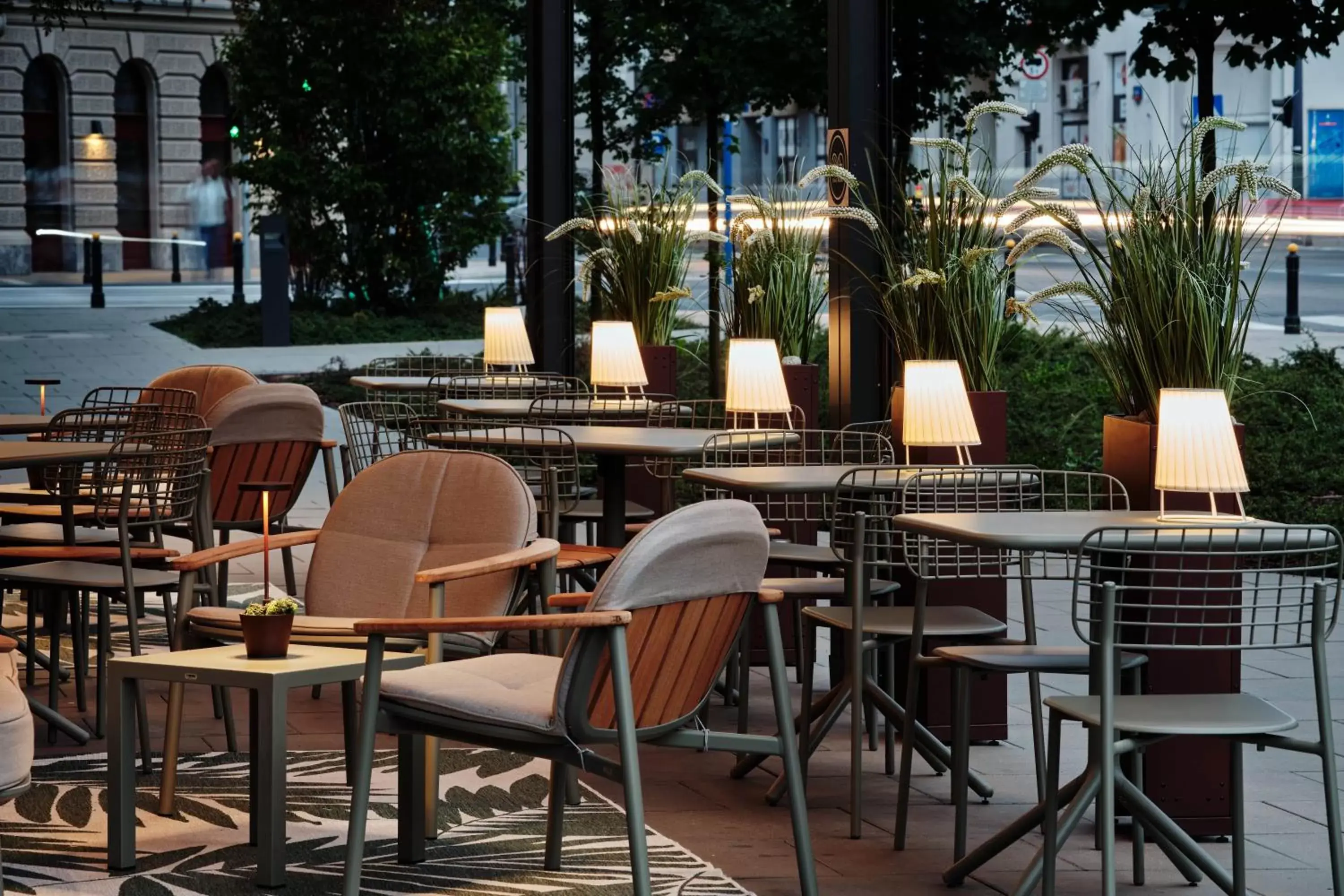 Patio, Restaurant/Places to Eat in Holiday Inn - Warsaw City Centre, an IHG Hotel