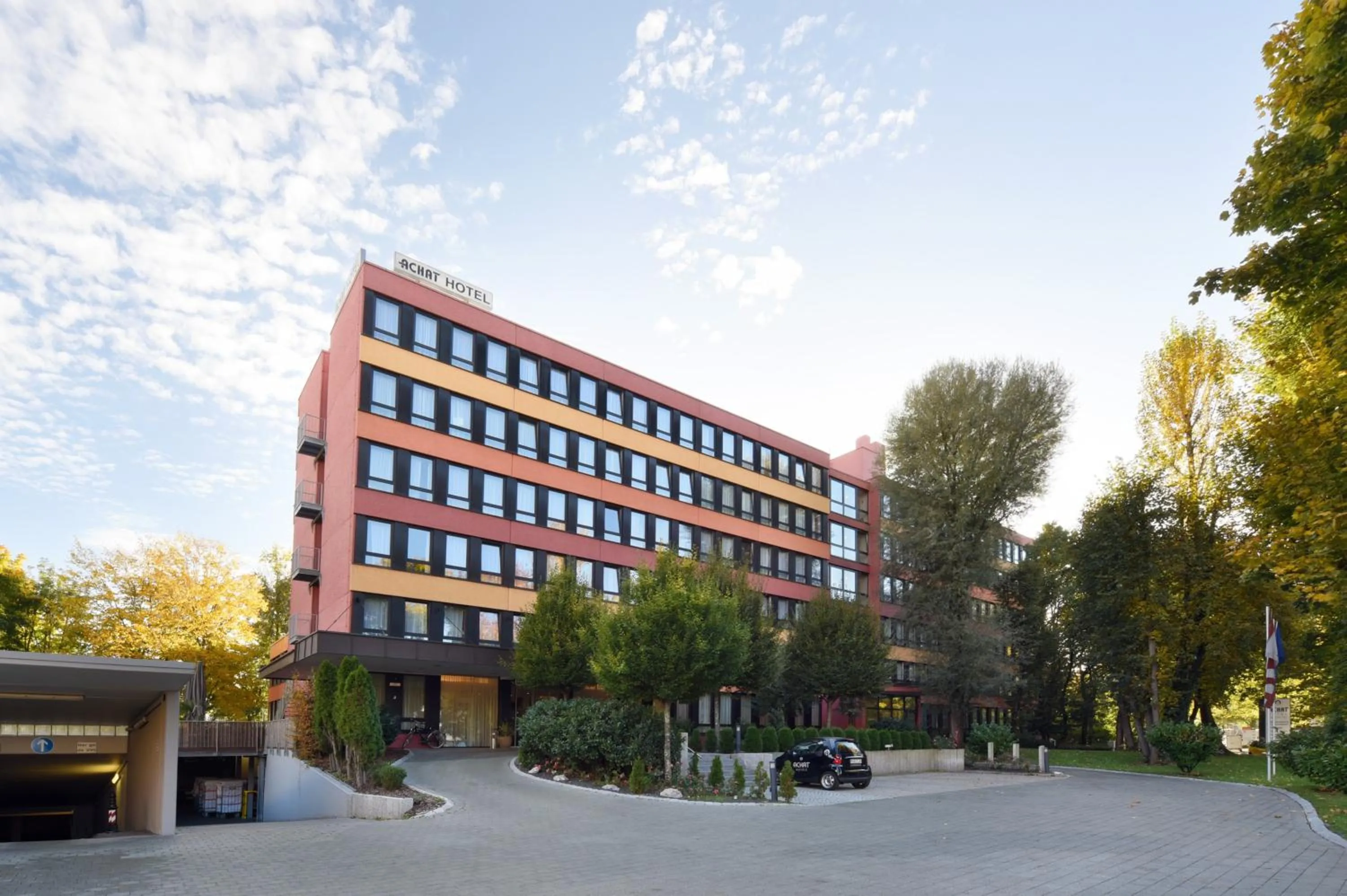 Property building in ACHAT Hotel München Süd