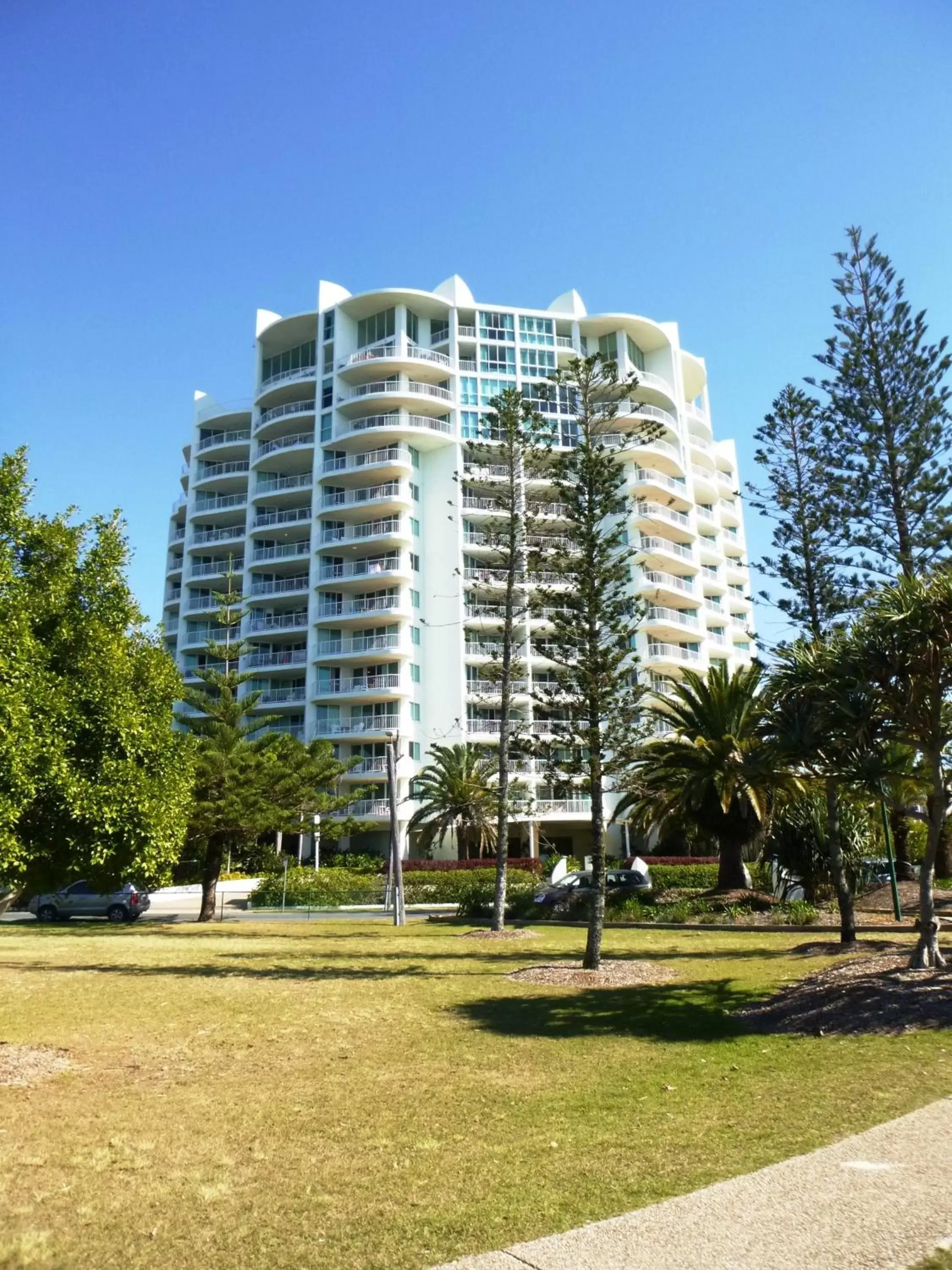 Facade/entrance, Property Building in Crystal Bay On The Broadwater