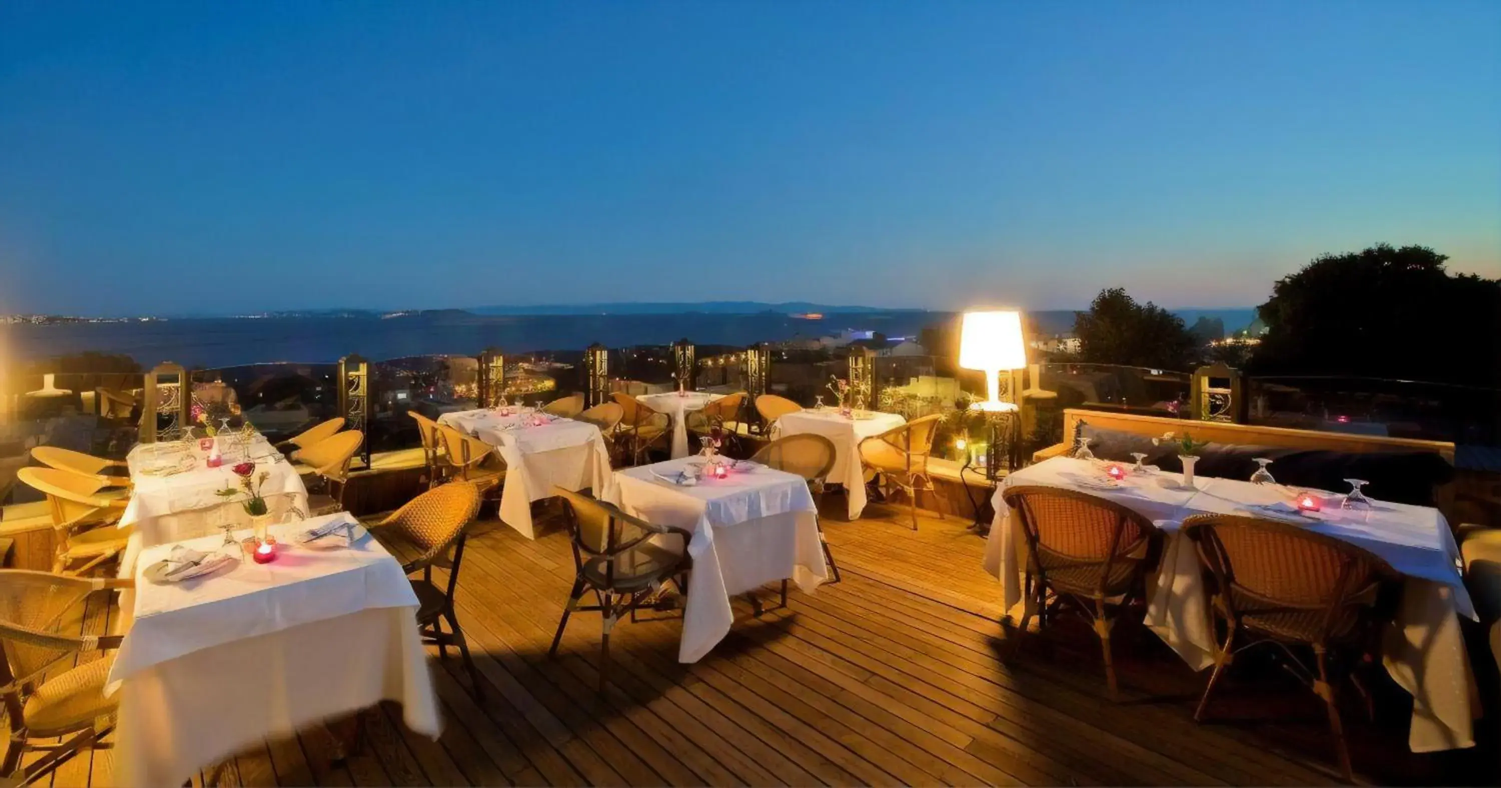 Balcony/Terrace, Restaurant/Places to Eat in GLK PREMIER Regency Suites & Spa