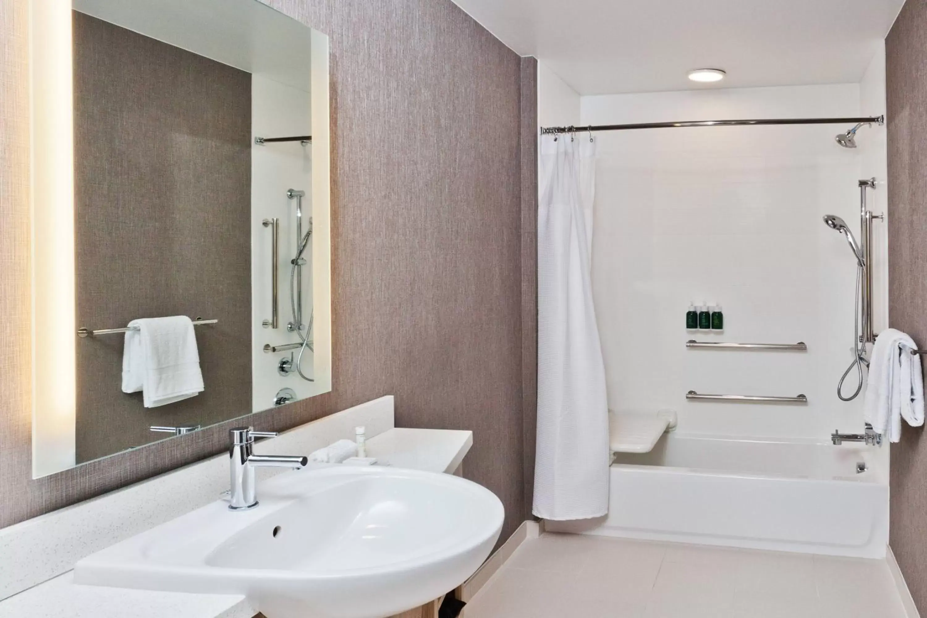 Bathroom in SpringHill Suites by Marriott Montgomery Prattville/Millbrook